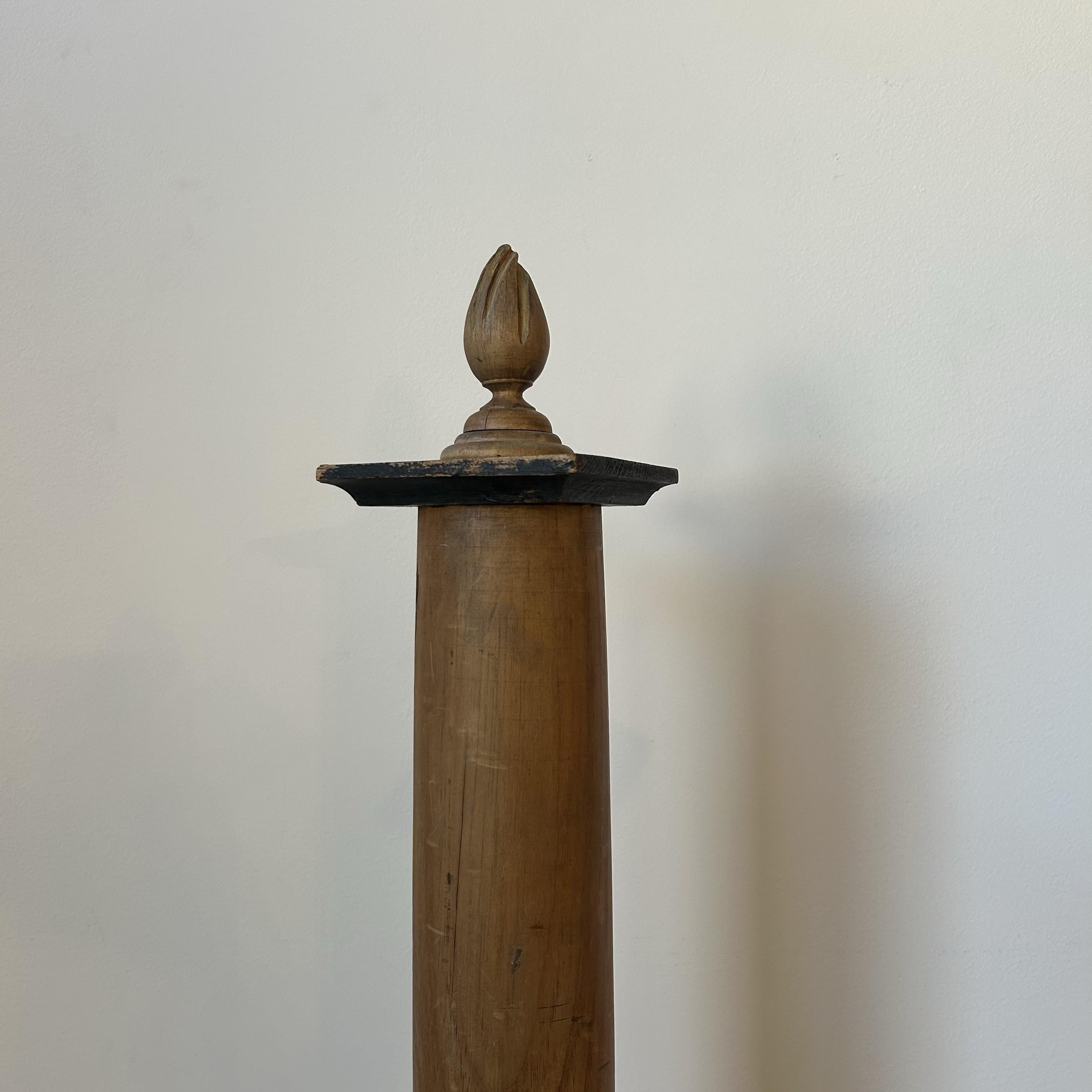 Vintage Newel Pfosten aus Holz (20. Jahrhundert) im Angebot