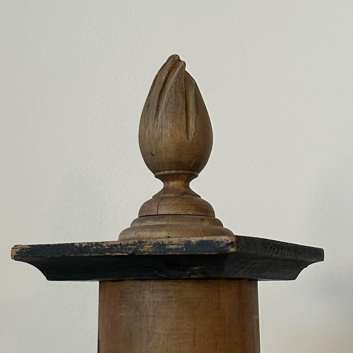 Vintage Newel Pfosten aus Holz im Angebot 1