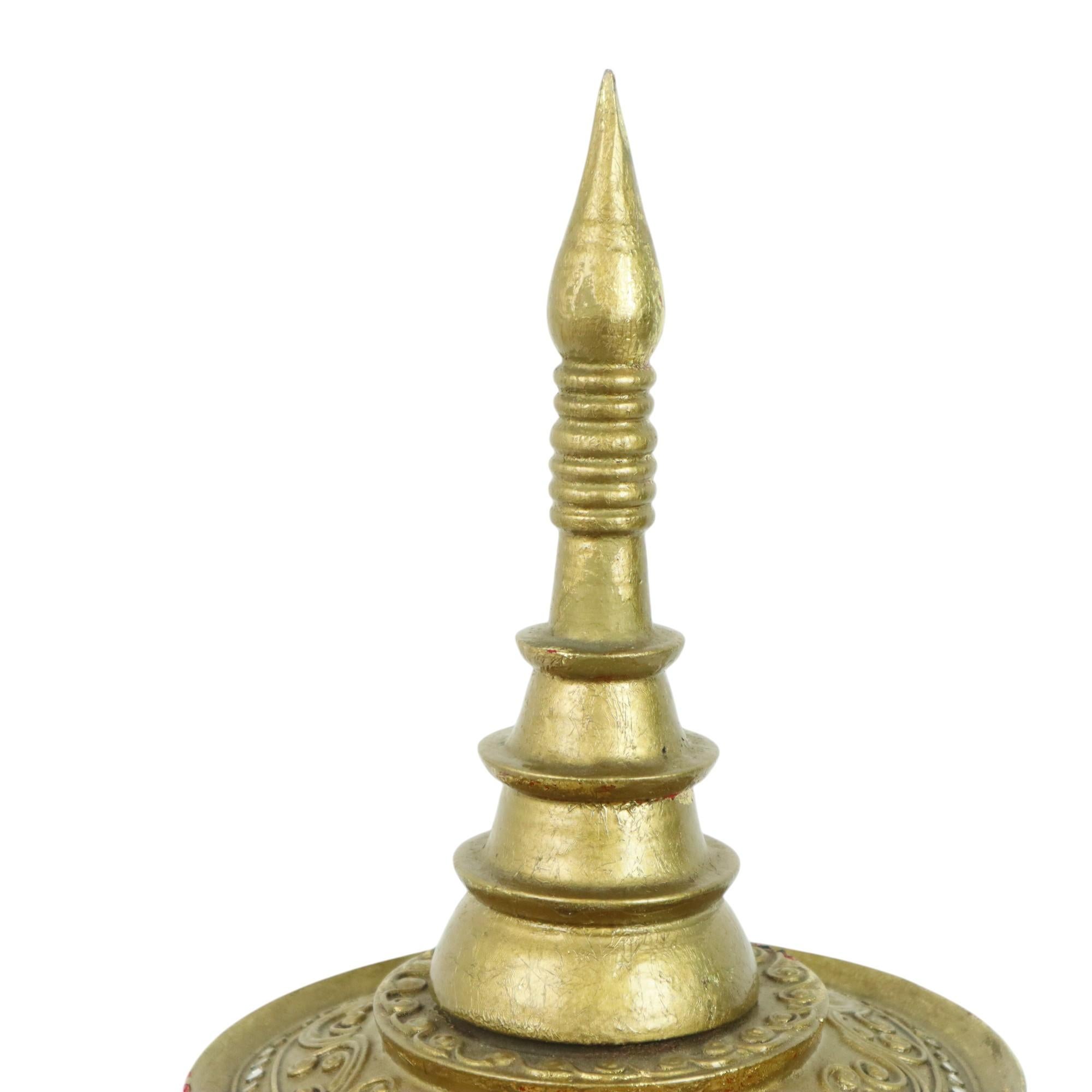XX secolo Ciotola per offerte in legno d'epoca dorata a foglia d'oro Burma 49 cm in vendita