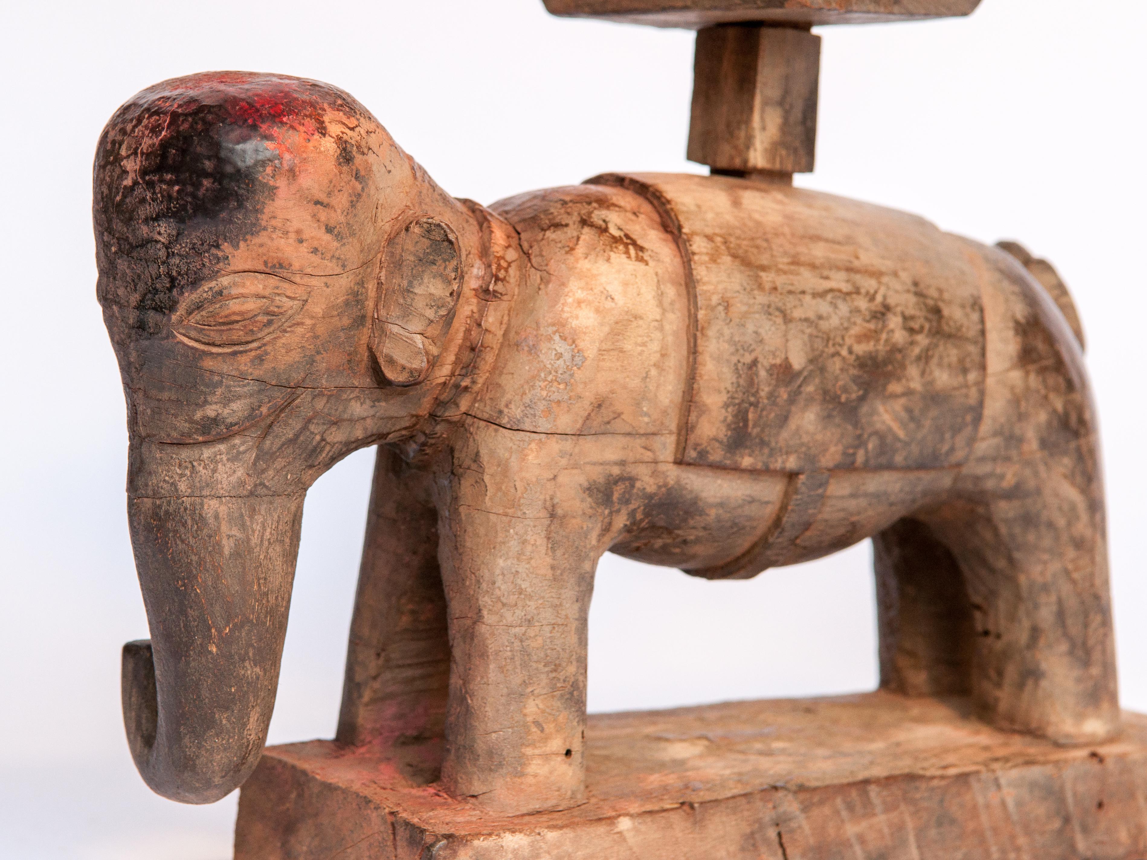 Vintage Wooden Offering Holder Elephant Motif Newar of Nepal Mid-20th Century In Good Condition In Point Richmond, CA