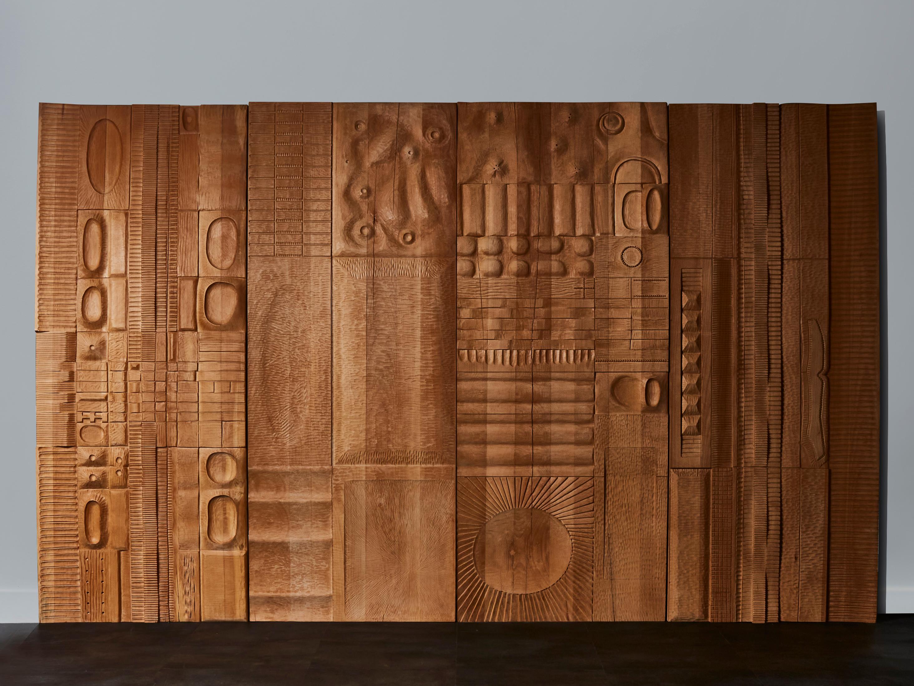 Vintage wooden panels in sculpted wood.
France, 1970s.