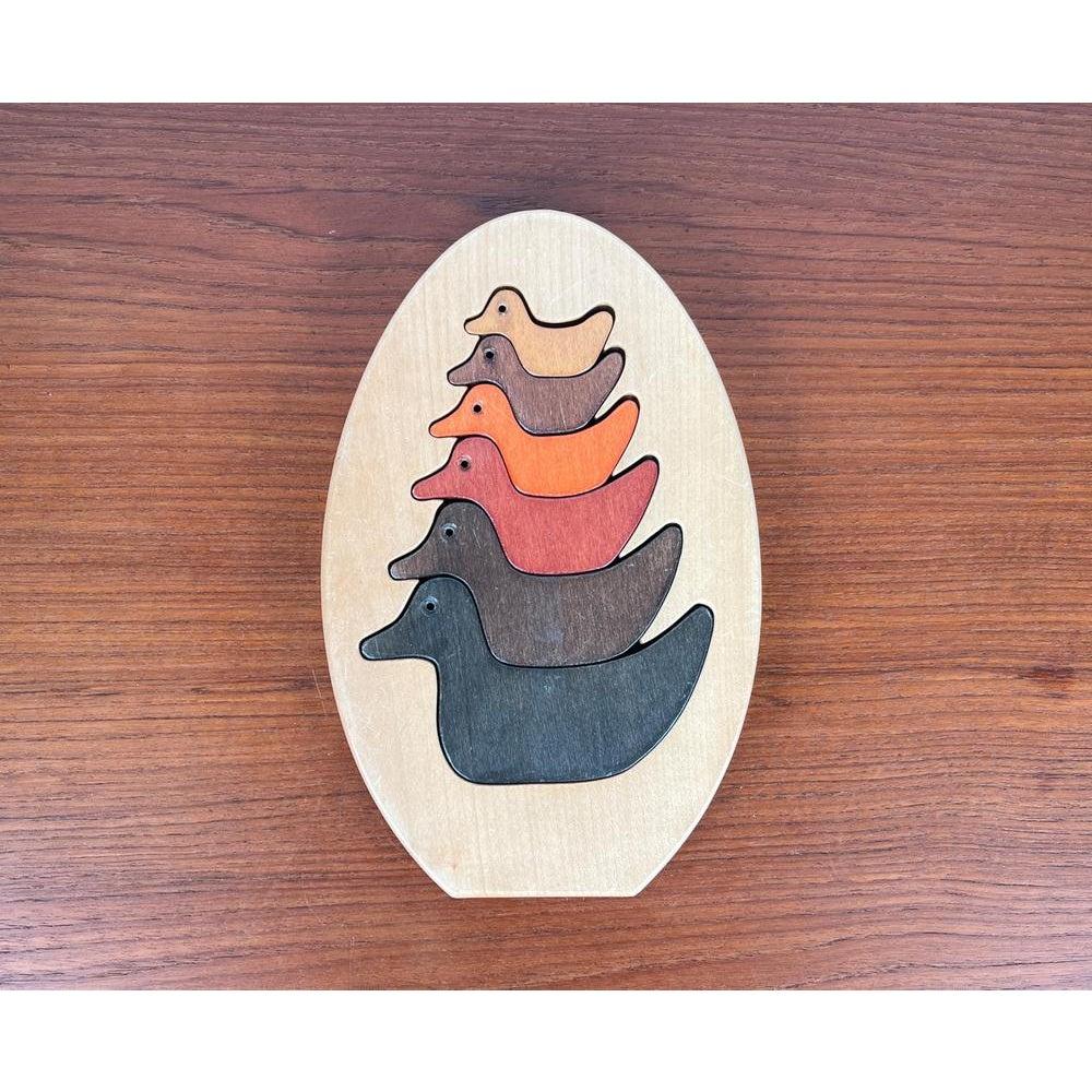 Vintage Wooden Puzzle with Duck Figurines In Excellent Condition For Sale In Hamburg, DE