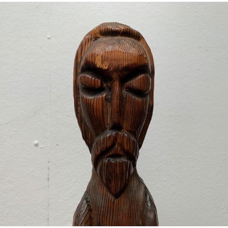 Scultura sacrale in legno vintage, in ottime condizioni. Progettato dal 1960 al 1969.

Informazioni aggiuntive:
Materiali: Wood
Colore: marrone
Tipo di articolo: Vintage, Antico o Pre-owned
Dimensioni: 2,76ʺW × 2,36ʺD × 19,29ʺH
Condit: Alcune