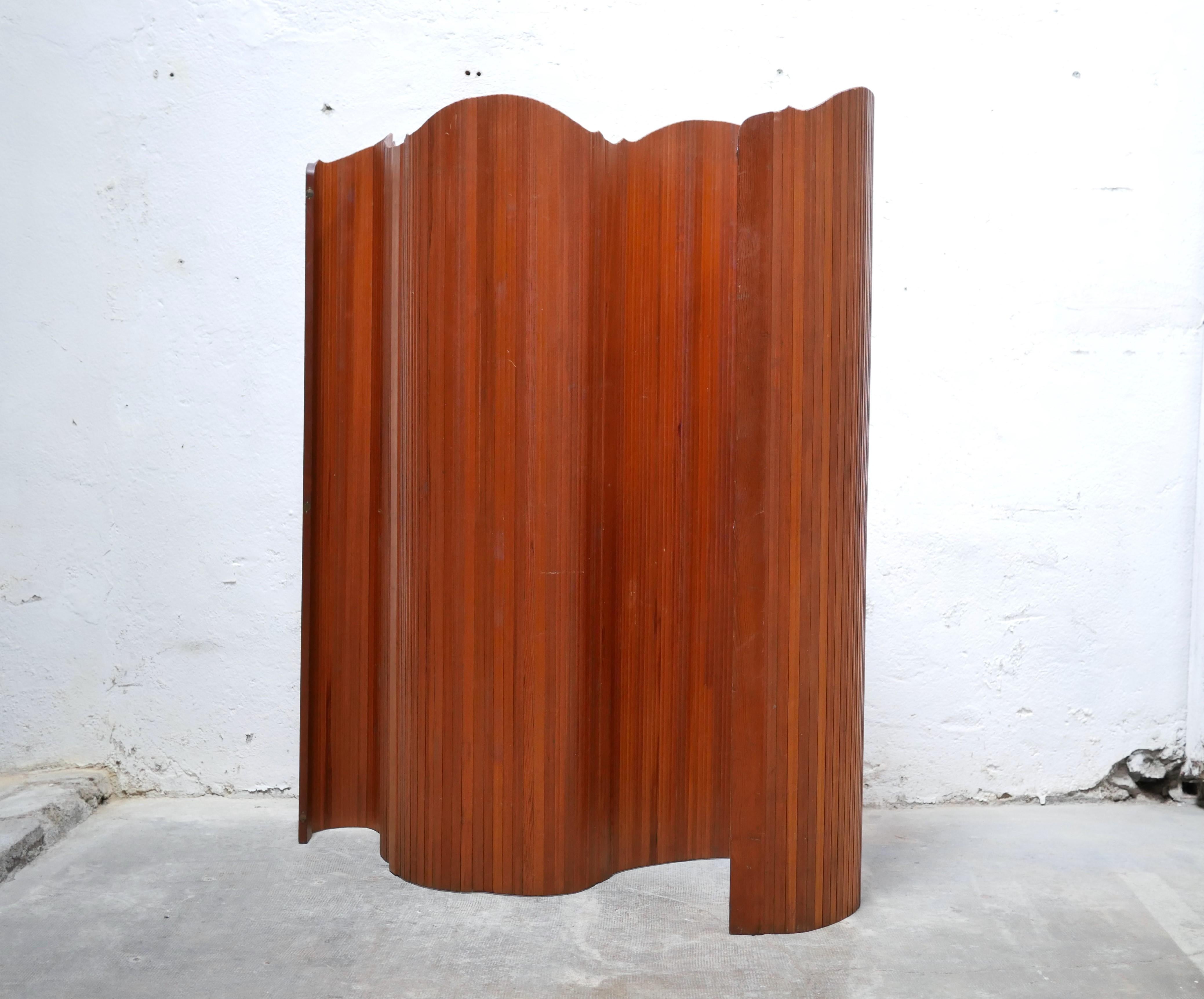 Vintage wooden screen produced by SNSA For Sale 4