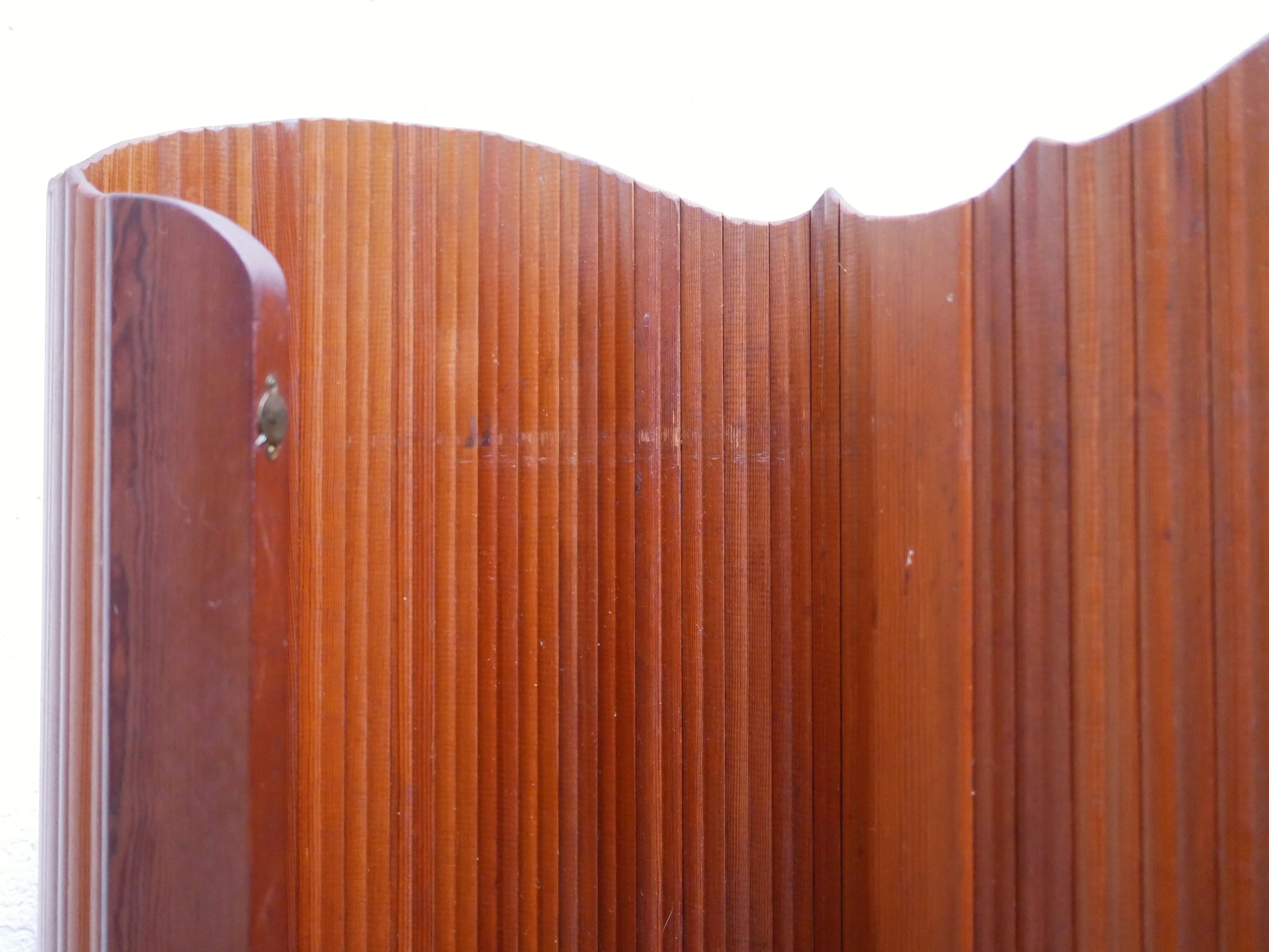 Vintage wooden screen produced by SNSA For Sale 6