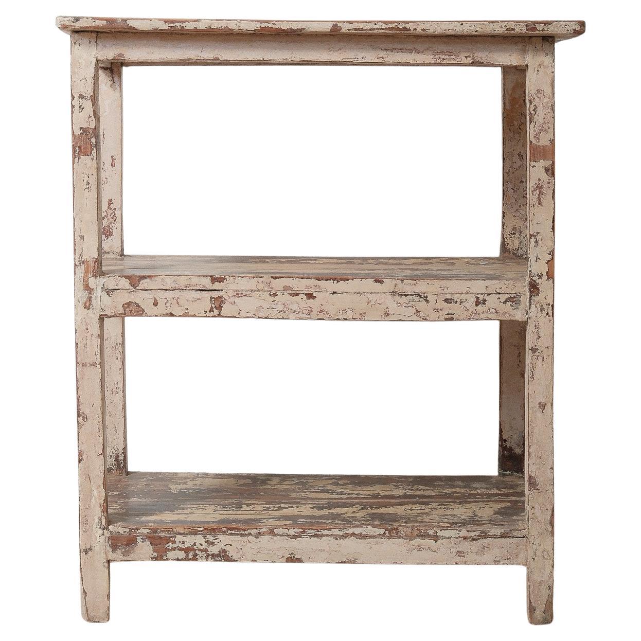 Scaffale in legno vintage con vernice originale e rovinata