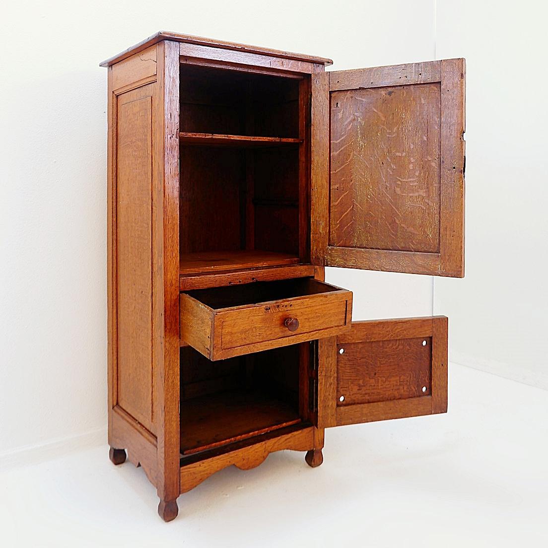 Vintage Wooden Side Cabinet - 1950s / H:105cm For Sale 2