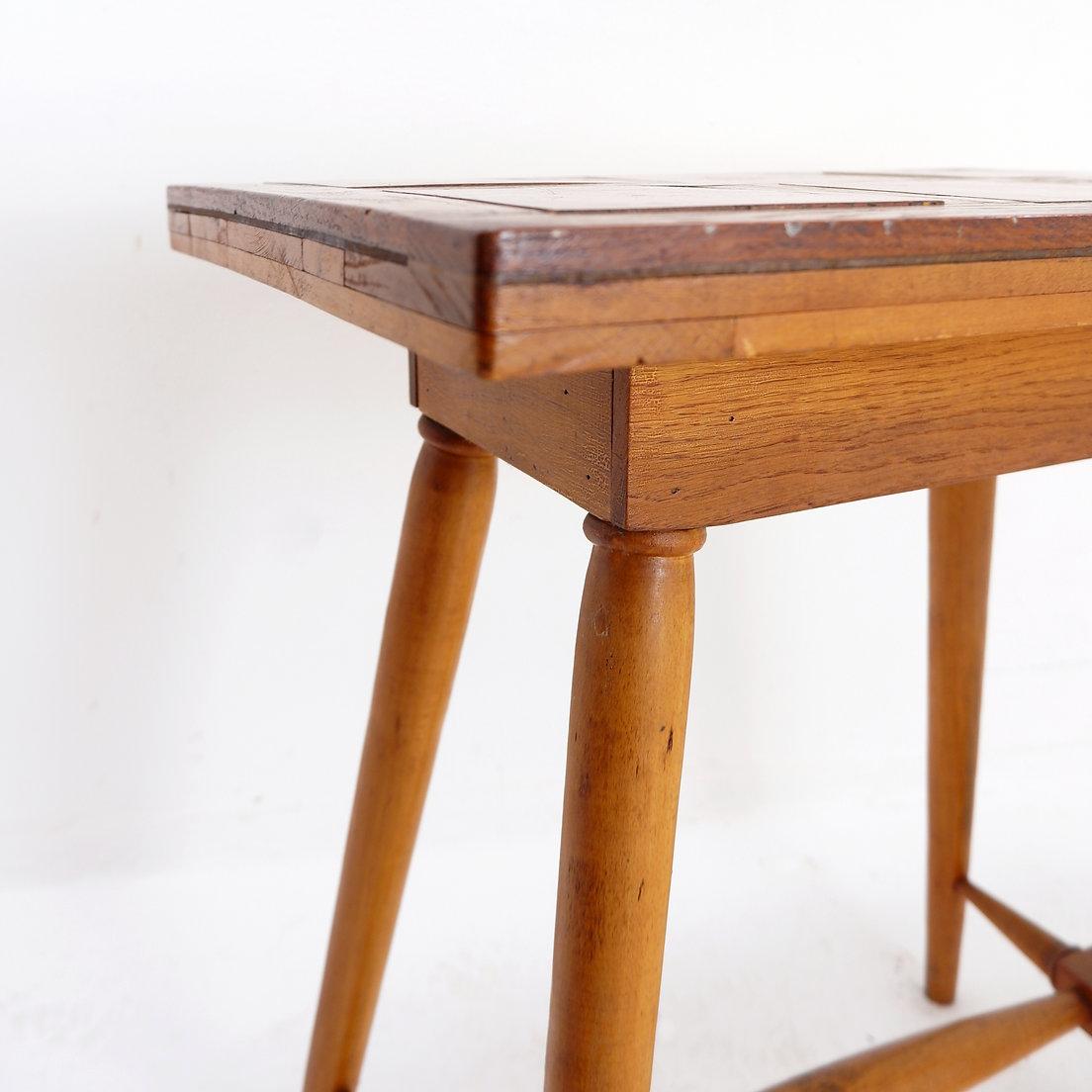 Vintage Wooden side table with terracotta tile top - 1960s For Sale 3