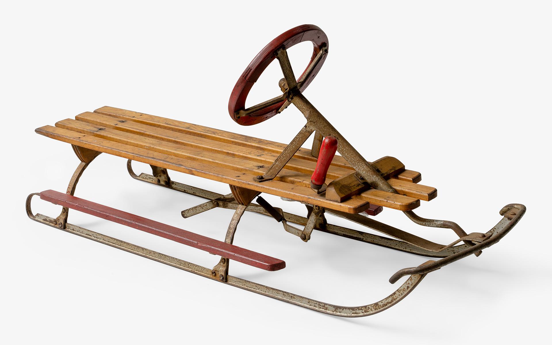 Vintage Wooden Sled In Good Condition For Sale In İSTANBUL, TR