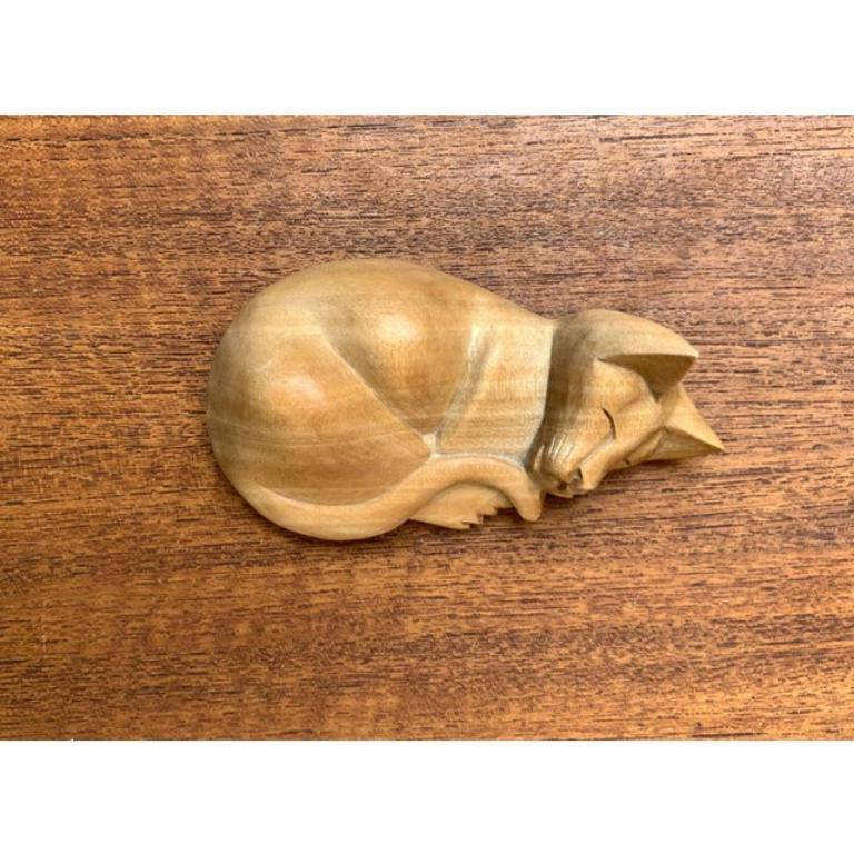 Bois Figurine de lune en bois endormie, 1970 en vente