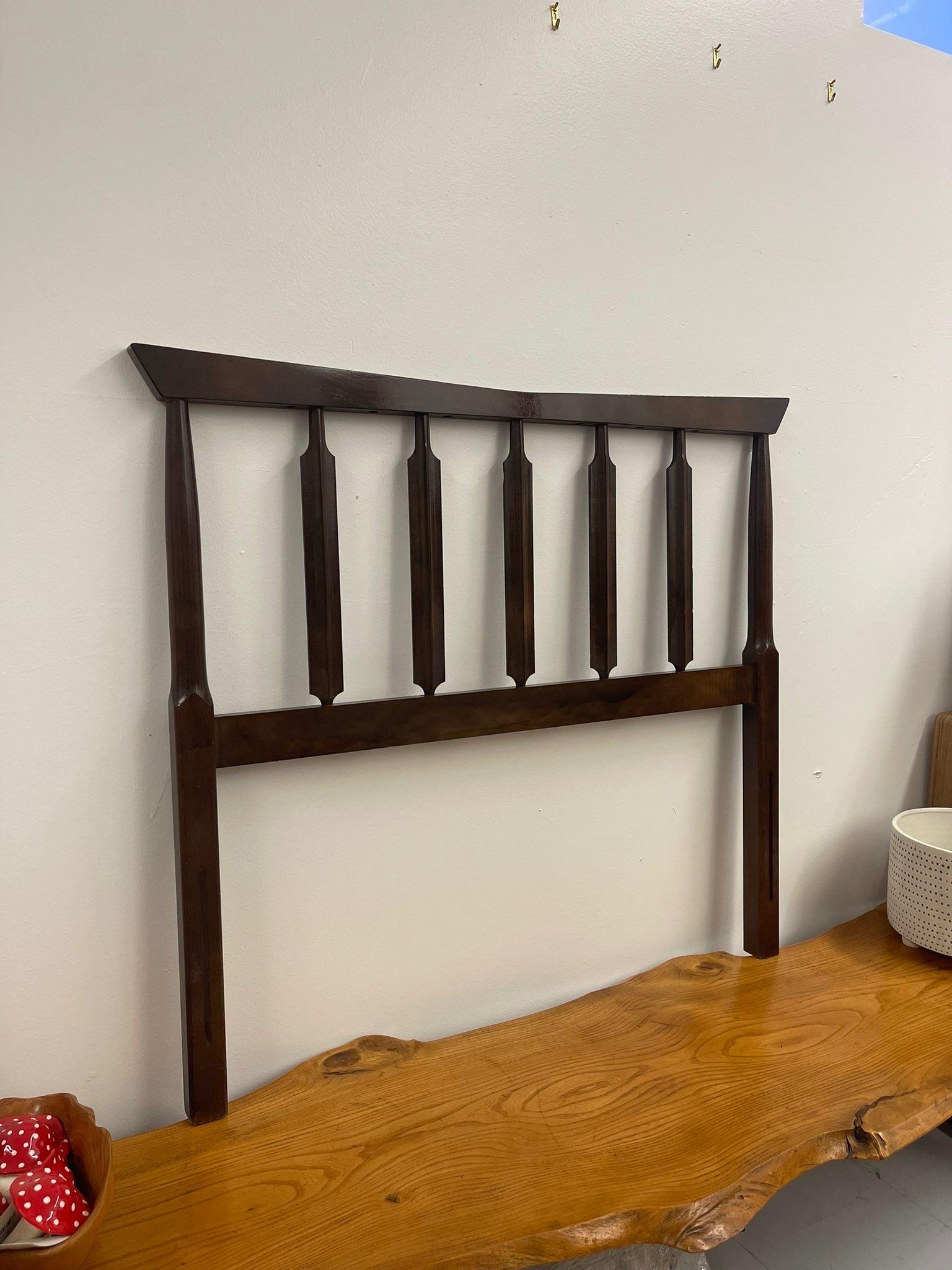Vintage Spindle Headboard with Metal Bed Frame Included. Most Likely Twin Sized , buyer to Verify Size andGiven Dimensions. Vintage Condition Consistent with Age as Pictured.

Dimensions. 40 W ; 36 1/2 H