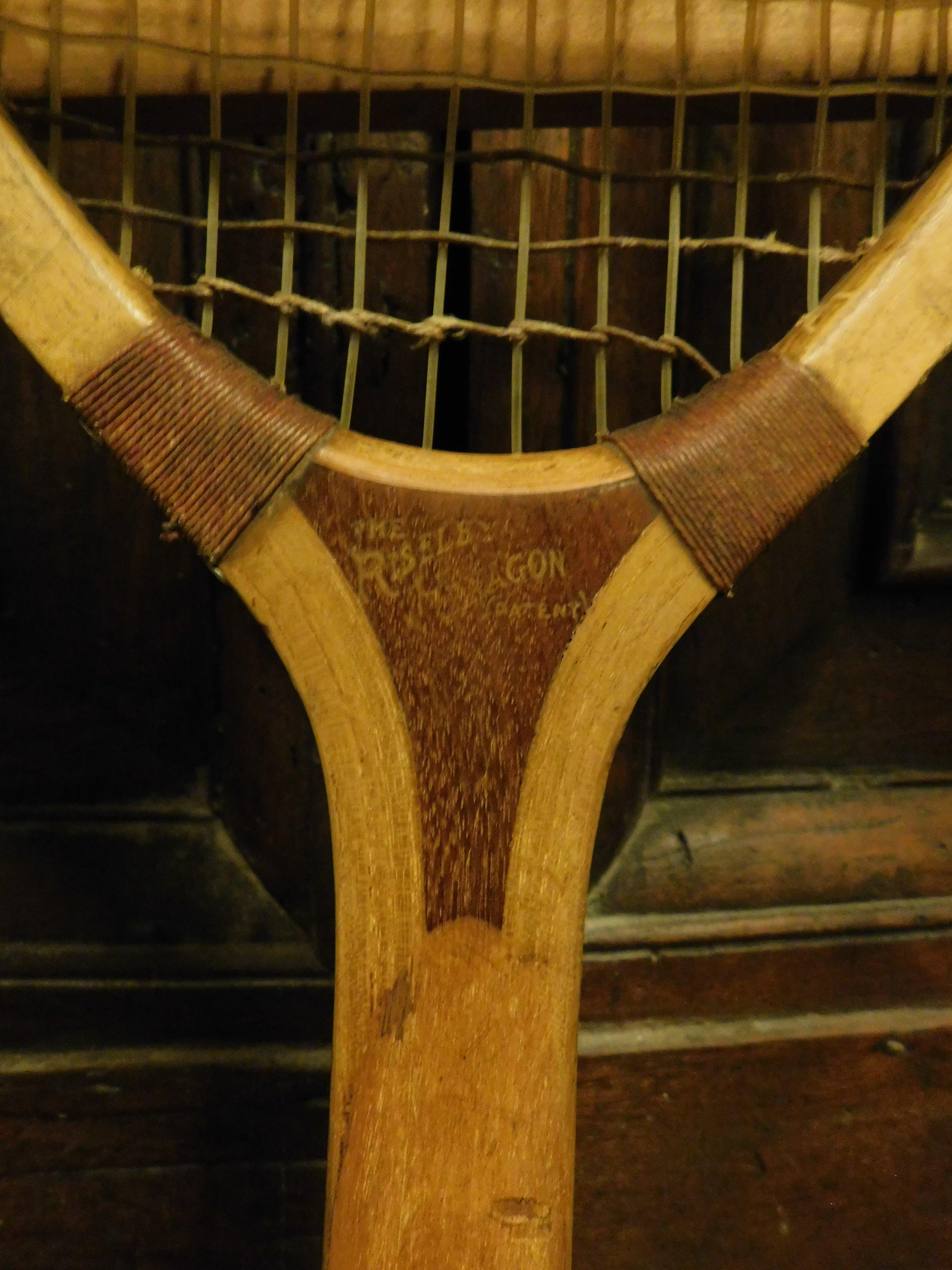 Vintage-Tennisschläger aus Holz „The riseley mexagon“, 1925 (Pappelholz)