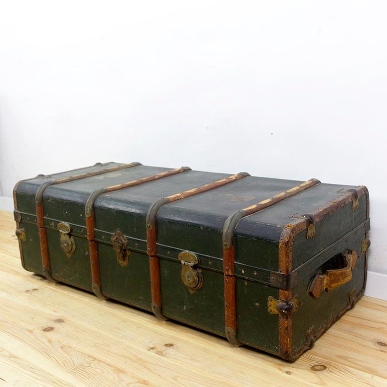 old fashioned travel trunk