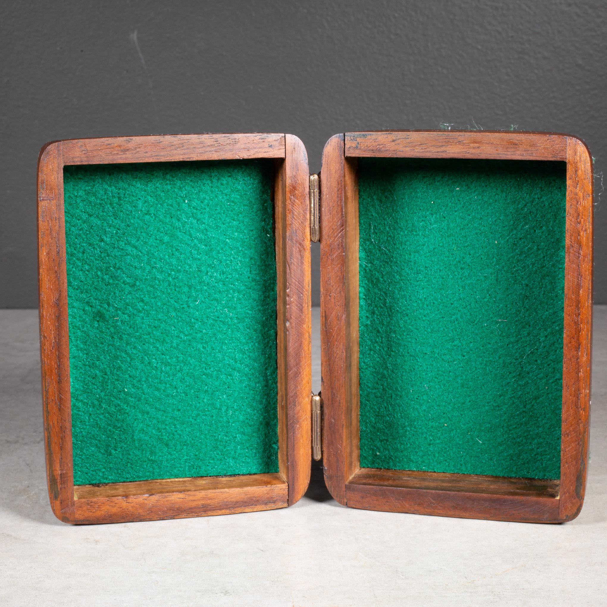 Caja de baratijas vintage de madera Norteamericano en venta