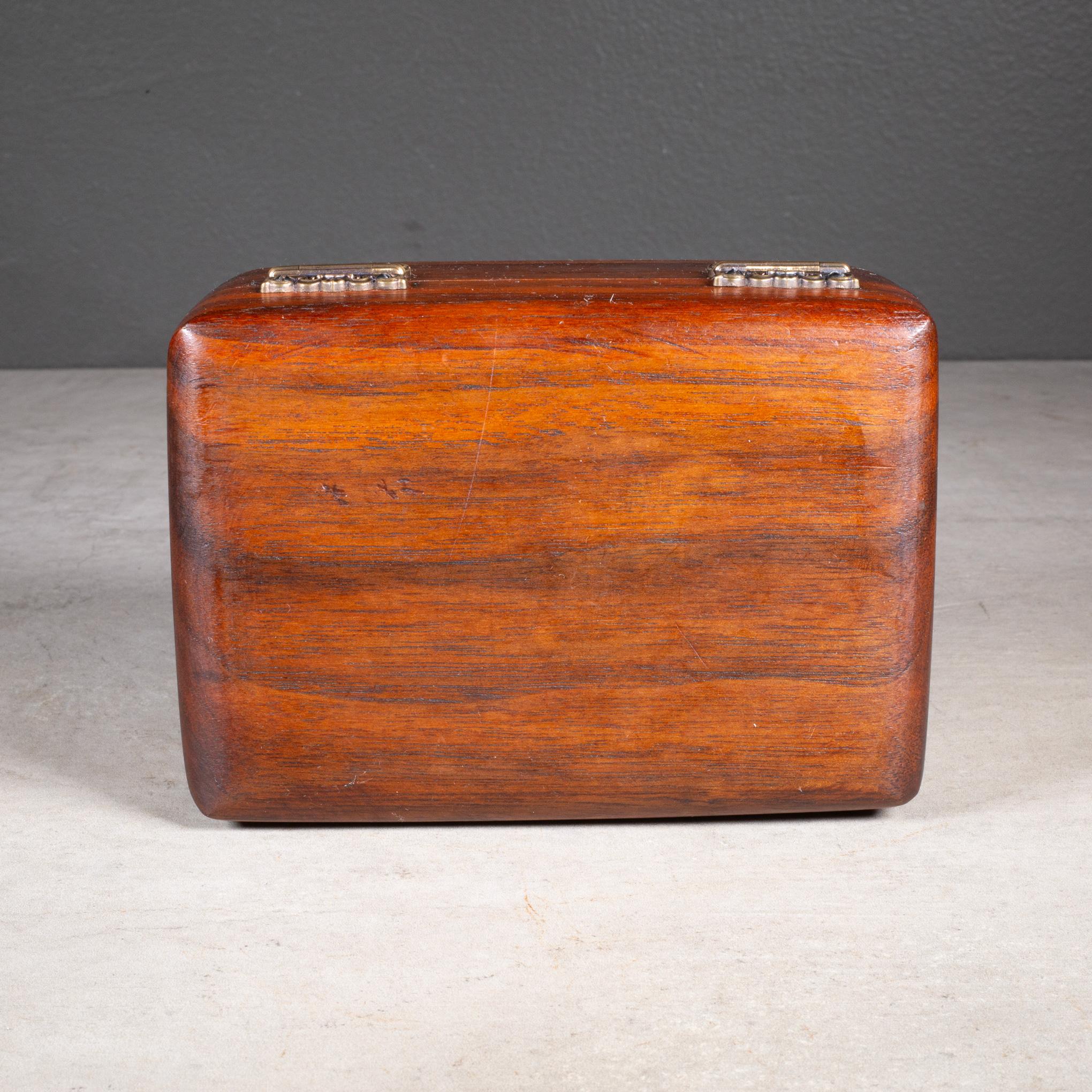 Caja de baratijas vintage de madera Fieltro en venta