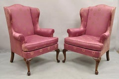 Paire de chaises à oreilles vintage Woodmark Originals de style Queen Anne en acajou