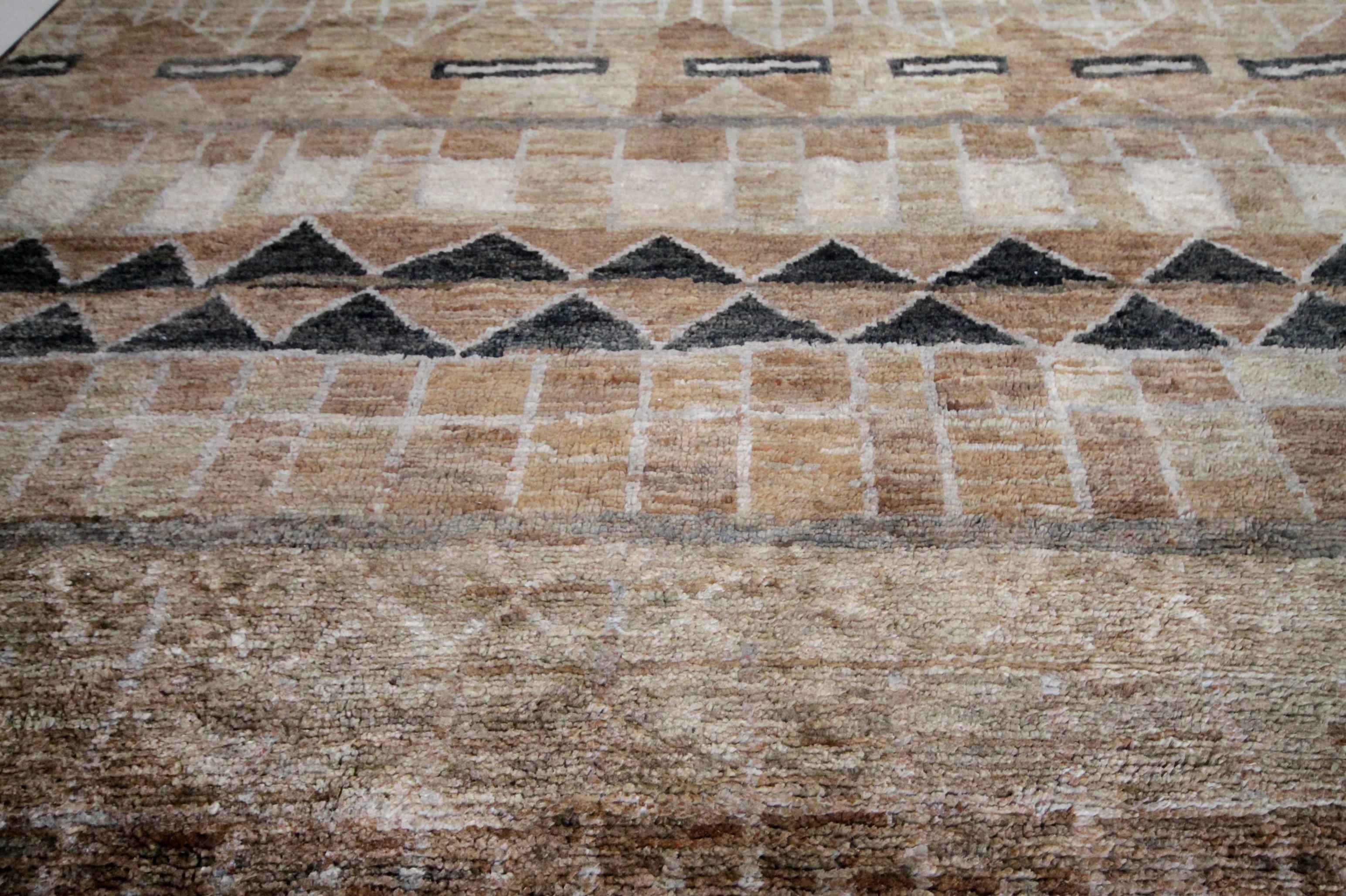 Vintage Wool and Natural Fiber Rug In Good Condition For Sale In Old Town Orange, CA