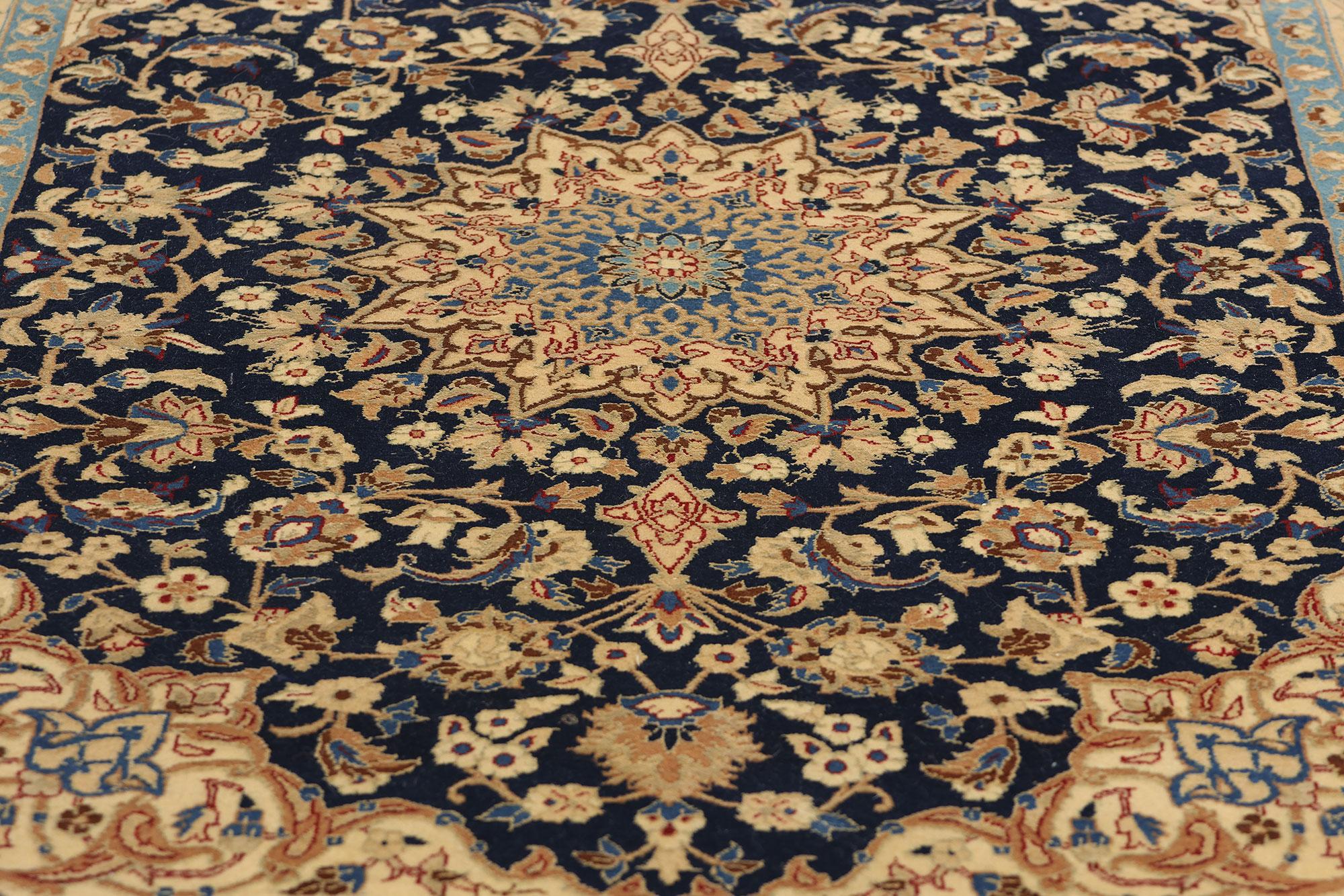 Annodato a mano Tappeto Nain persiano vintage in lana e seta, 02'10 x 04'02 in vendita