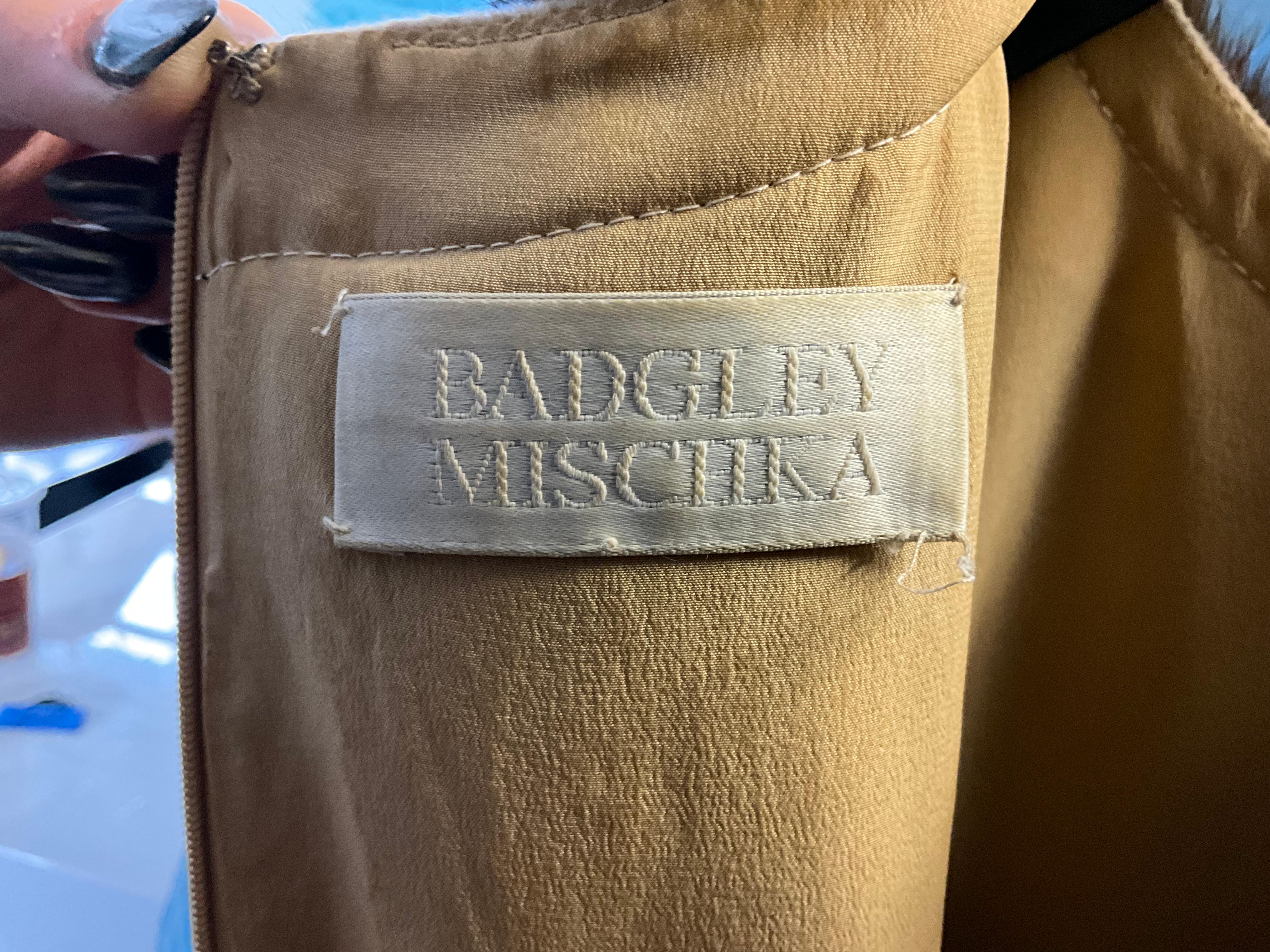 Vintage Wool Cashmere Sleeveless Shift Dress with Mink Trim Neckline For Sale 2