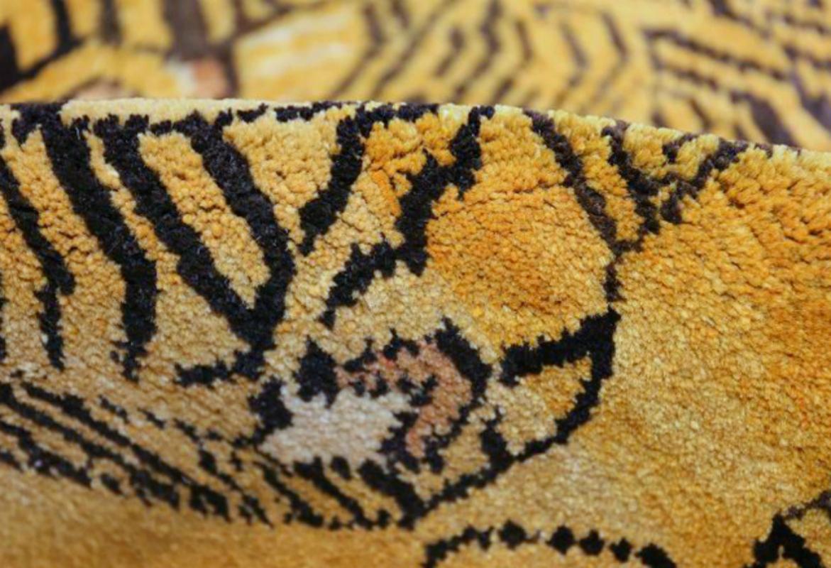 Vintage Wolle Chinesisch Tibetisch Tiger Teppich im Zustand „Gut“ in Las Vegas, NV
