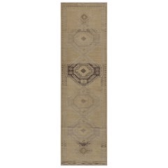 Runner tradizionale Oushak in lana vintage annodato a mano