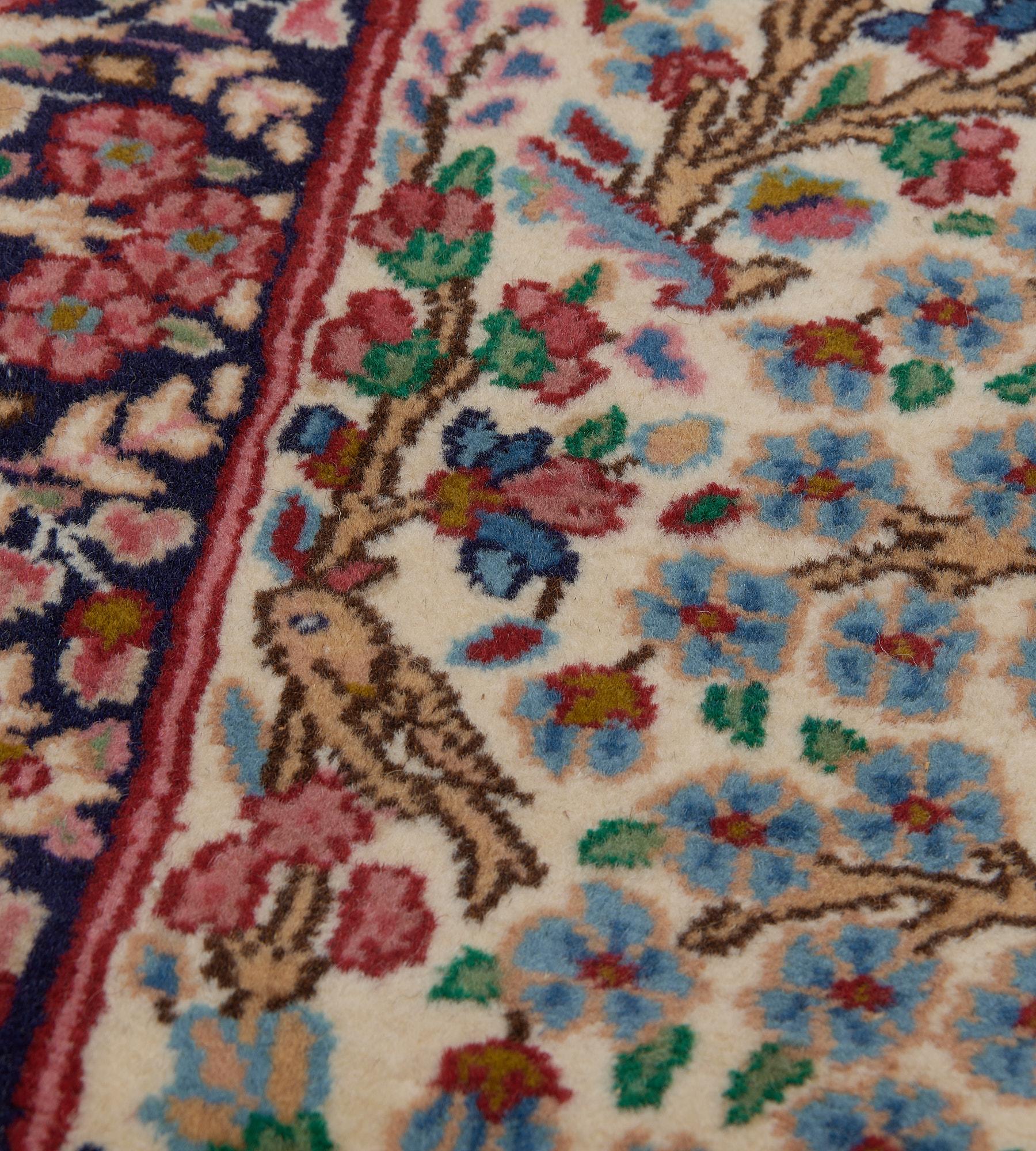 Vintage Wolle Elfenbein und rot geblümt Persisch Kerman Läufer im Angebot 2