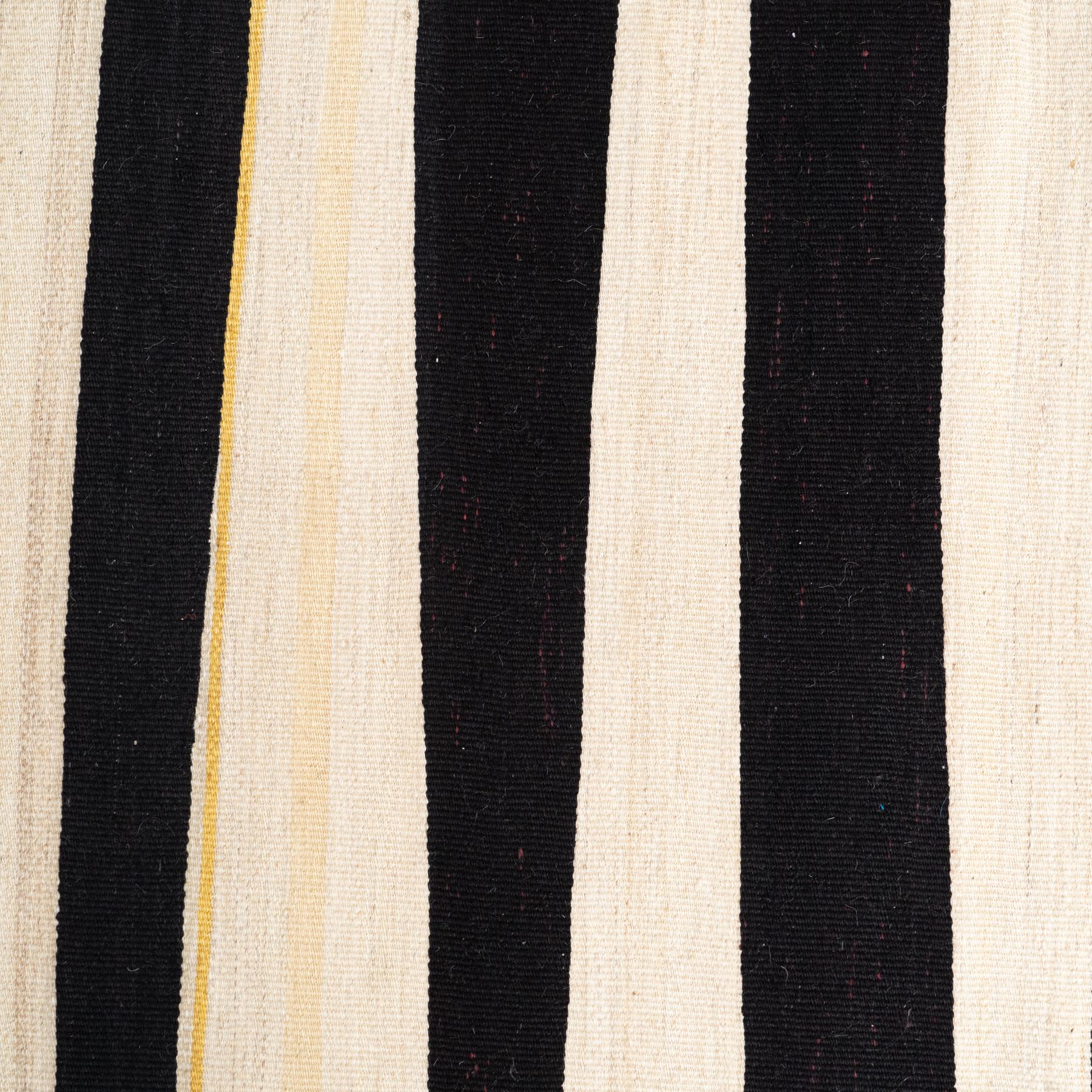 Mid-Century Modern Vintage Wool Kilim Rug – 1970s, White and Black Tones, Modern Geometric Design For Sale