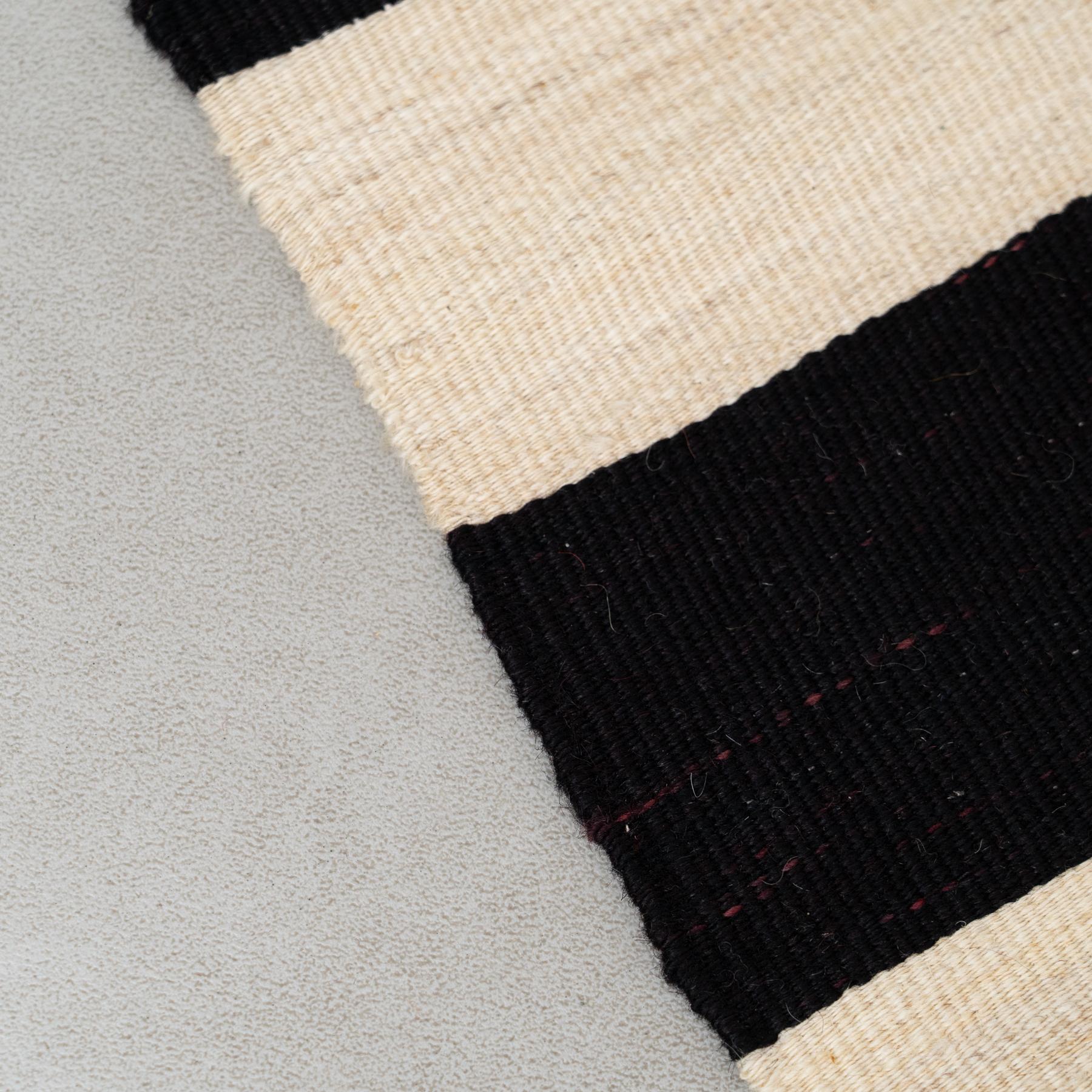 Vintage Wool Kilim Rug – 1970s, White and Black Tones, Modern Geometric Design For Sale 3