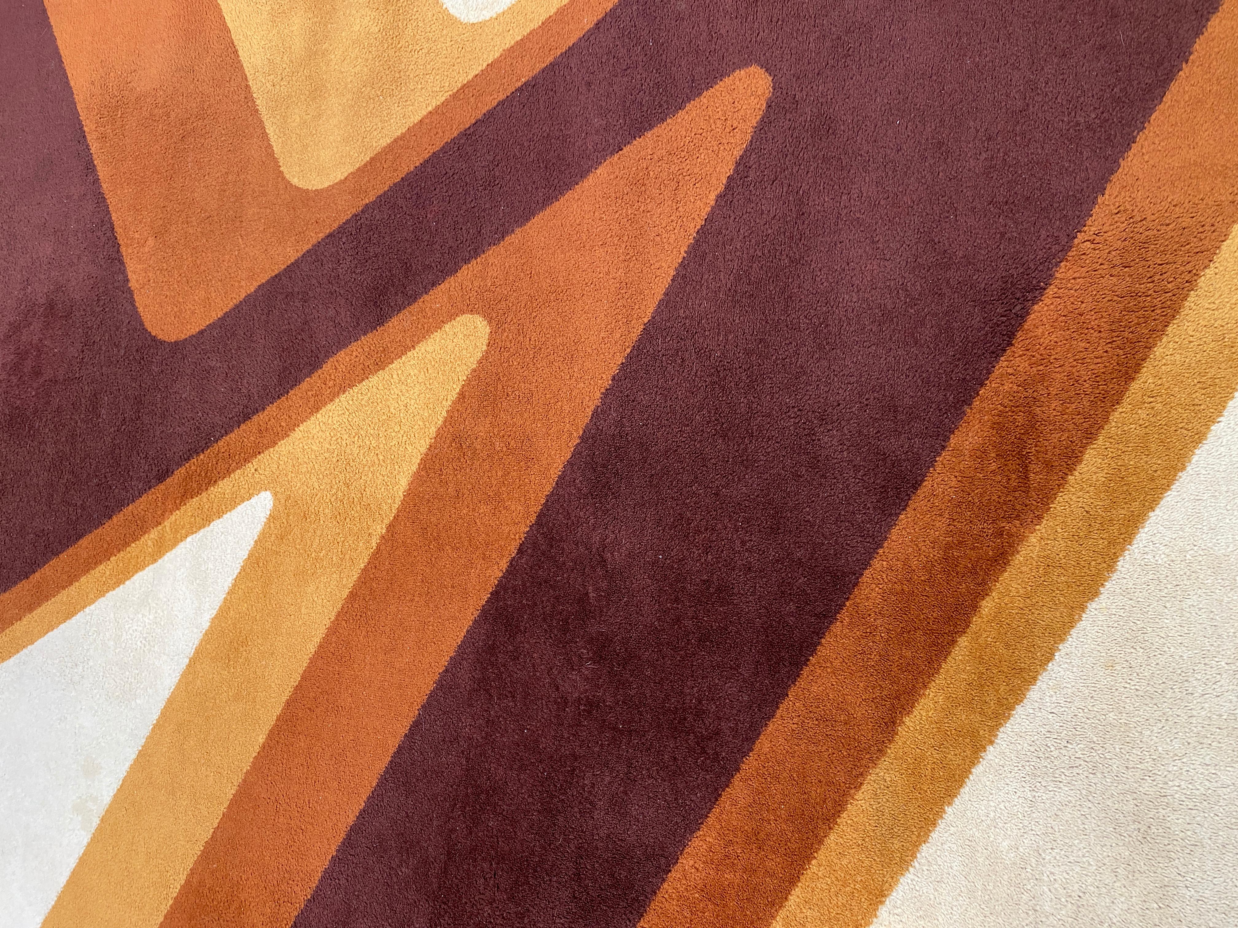 Vintage Wool Rug, circa 1970-1980 For Sale 4