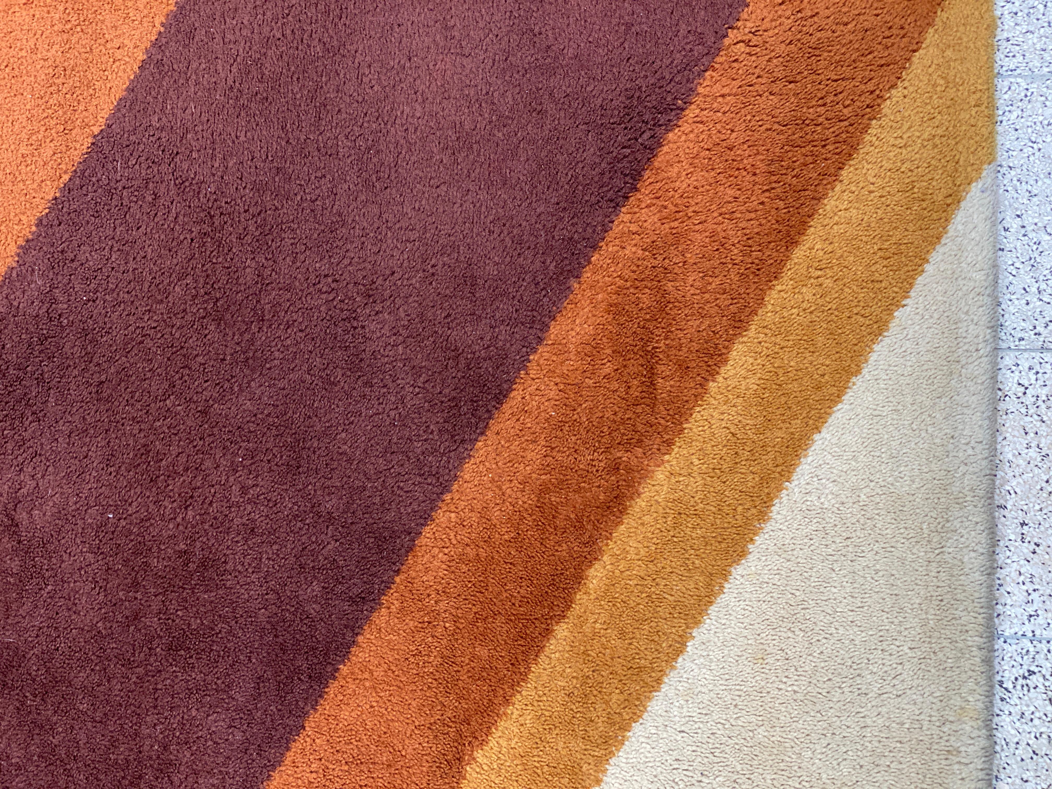 Vintage Wool Rug, circa 1970-1980 In Good Condition For Sale In Saint-Ouen, FR