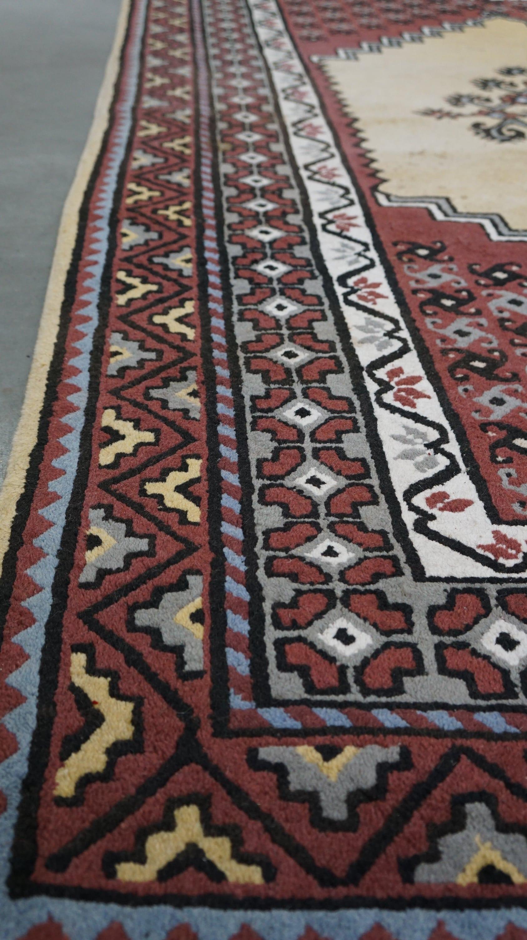 Vintage wool rug mainly purple and yellow tones 255x150cm In Good Condition For Sale In Harderwijk, NL