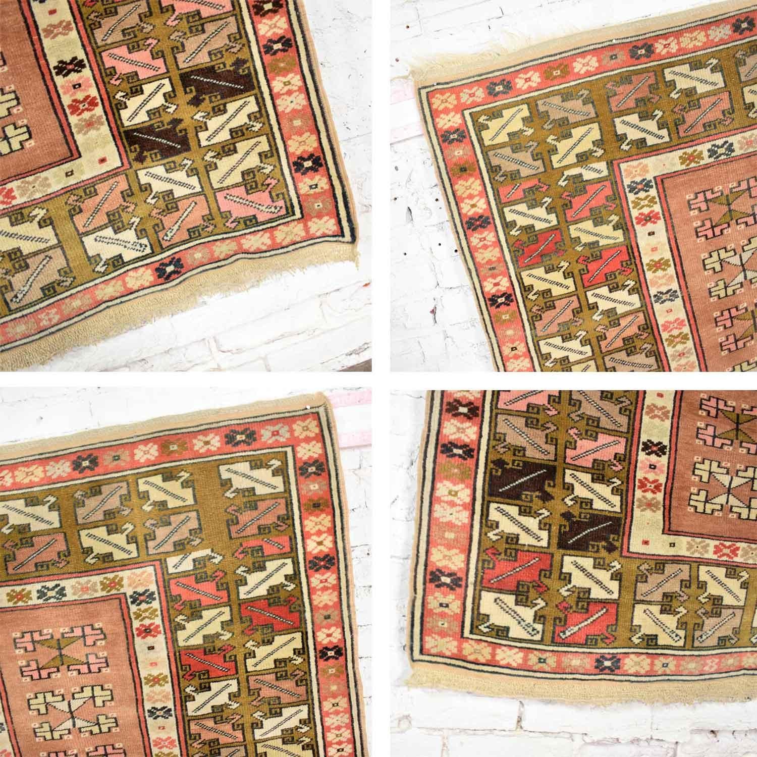 Alfombra Tejida Vintage de Lana Estilo Milas Turco en venta 6