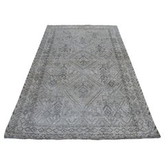 Tapis persan Qashqai vintage en duvet usé aux couleurs vieillies, noué à la main, style bohème