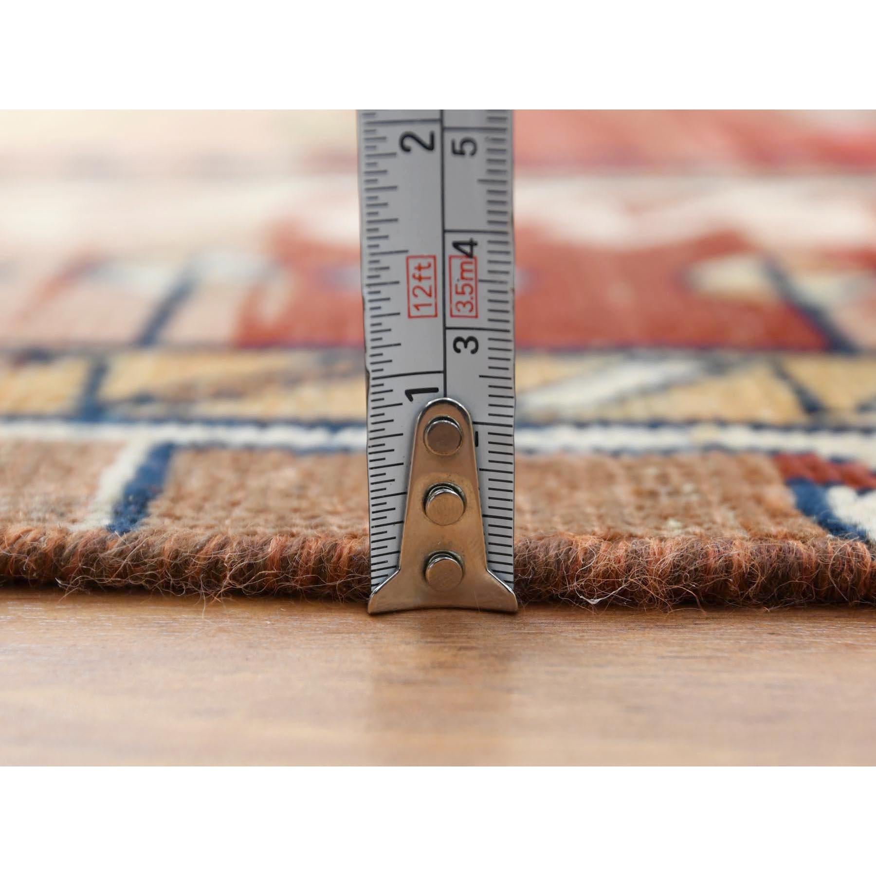 Tapis de Bohème vintage en laine persane Qashqai, brun clair, usé à la main Bon état - En vente à Carlstadt, NJ