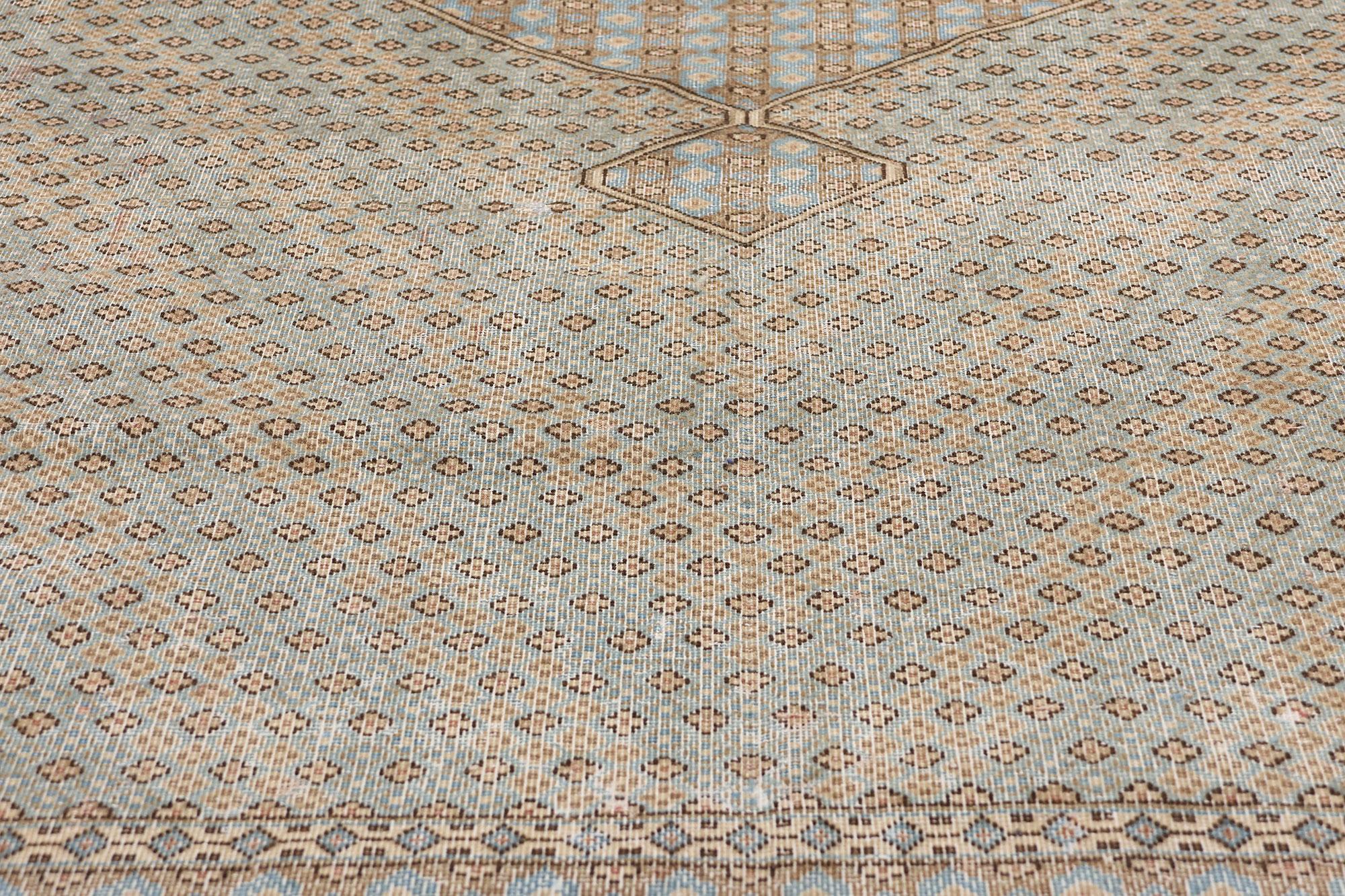 Annodato a mano Tappeto persiano Kerman del 1950 con stile rustico moderno in vendita