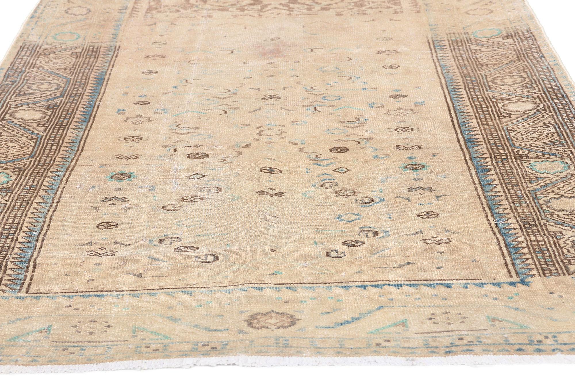 Vintage-Worn Persian Malayer Rug, Faded Elegance Meets Relaxed Refinement In Distressed Condition For Sale In Dallas, TX