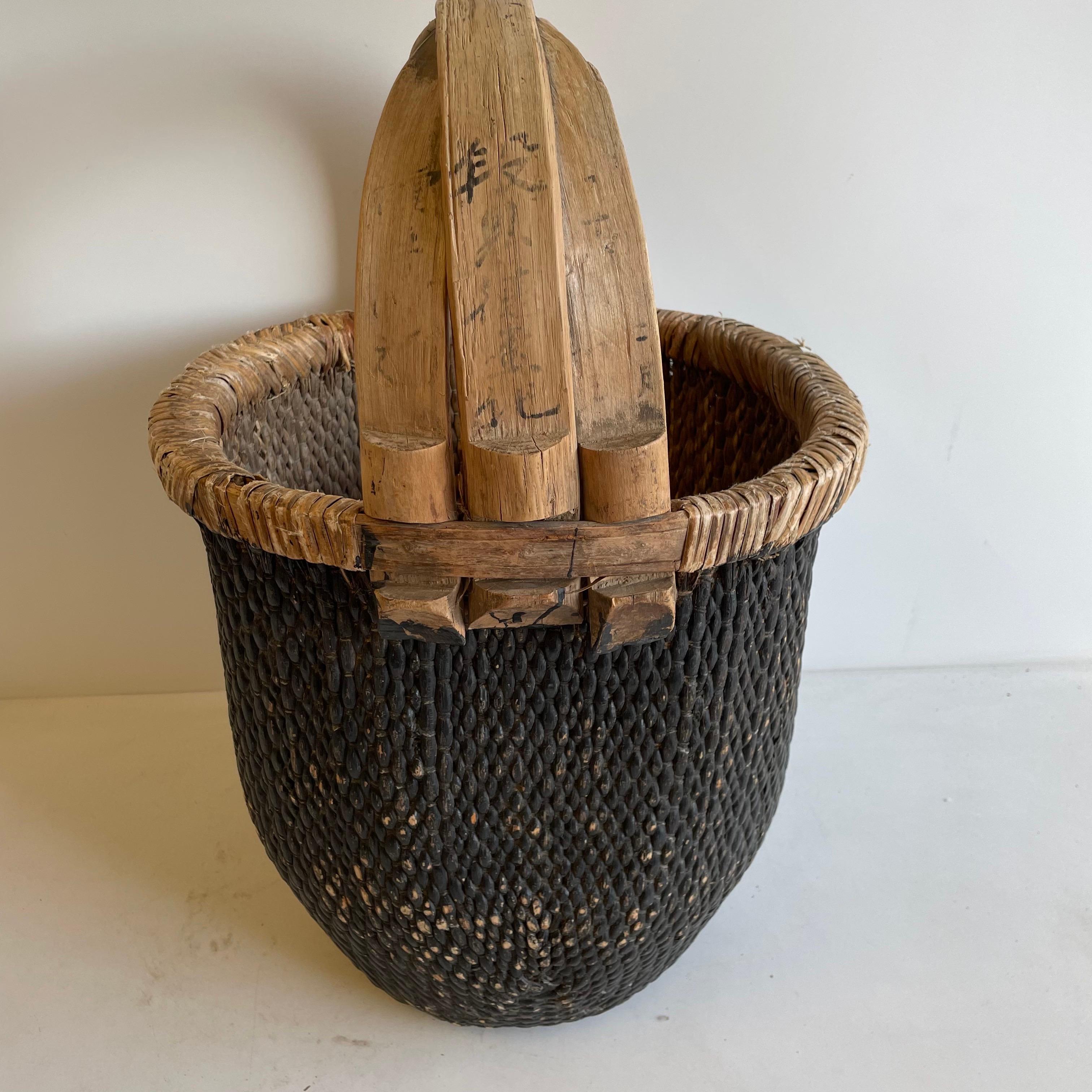Vintage Woven Basket In Good Condition For Sale In Brea, CA
