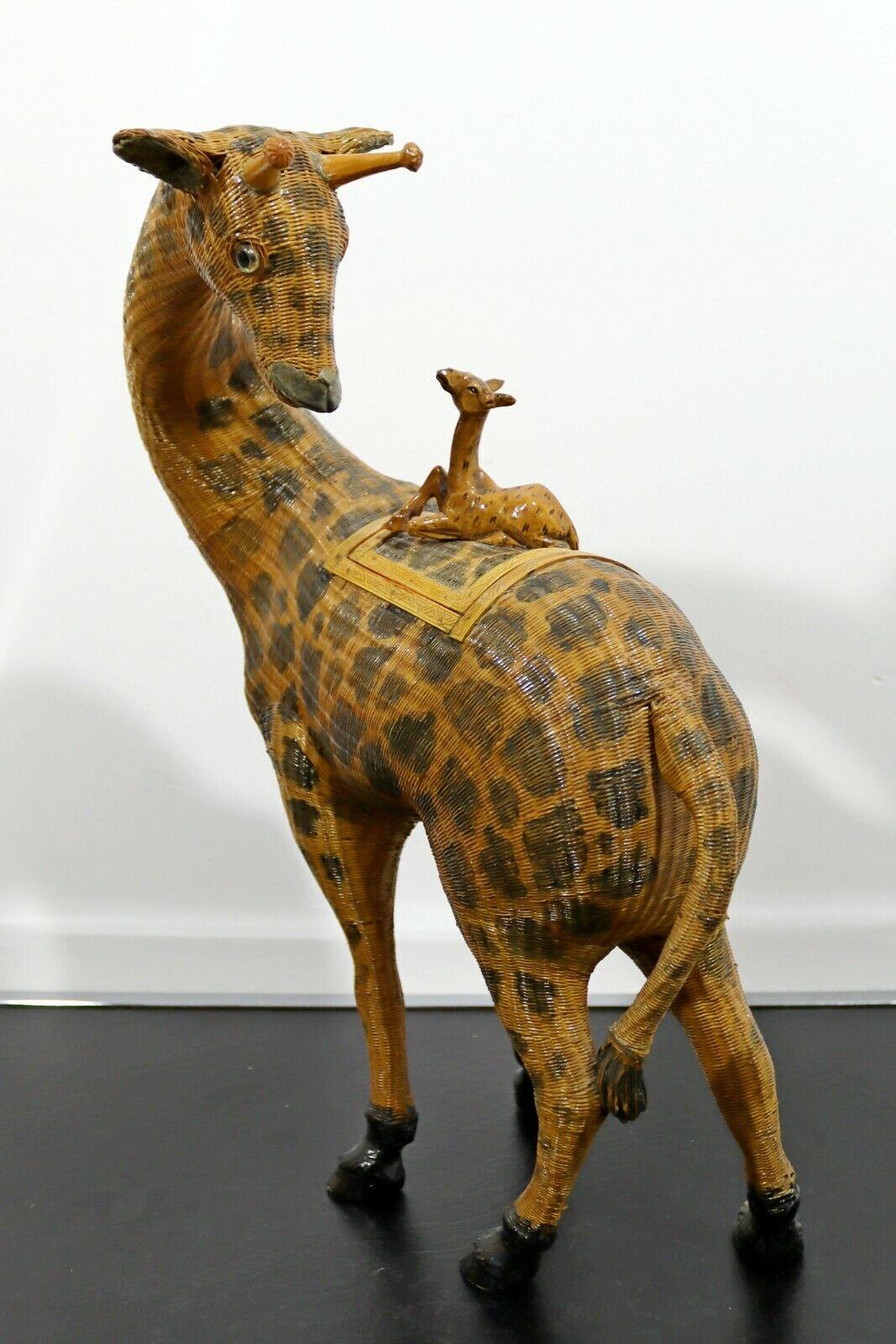 Vintage Woven Chinese Giraffe Asian Style Basket Sculpture In Good Condition For Sale In Keego Harbor, MI