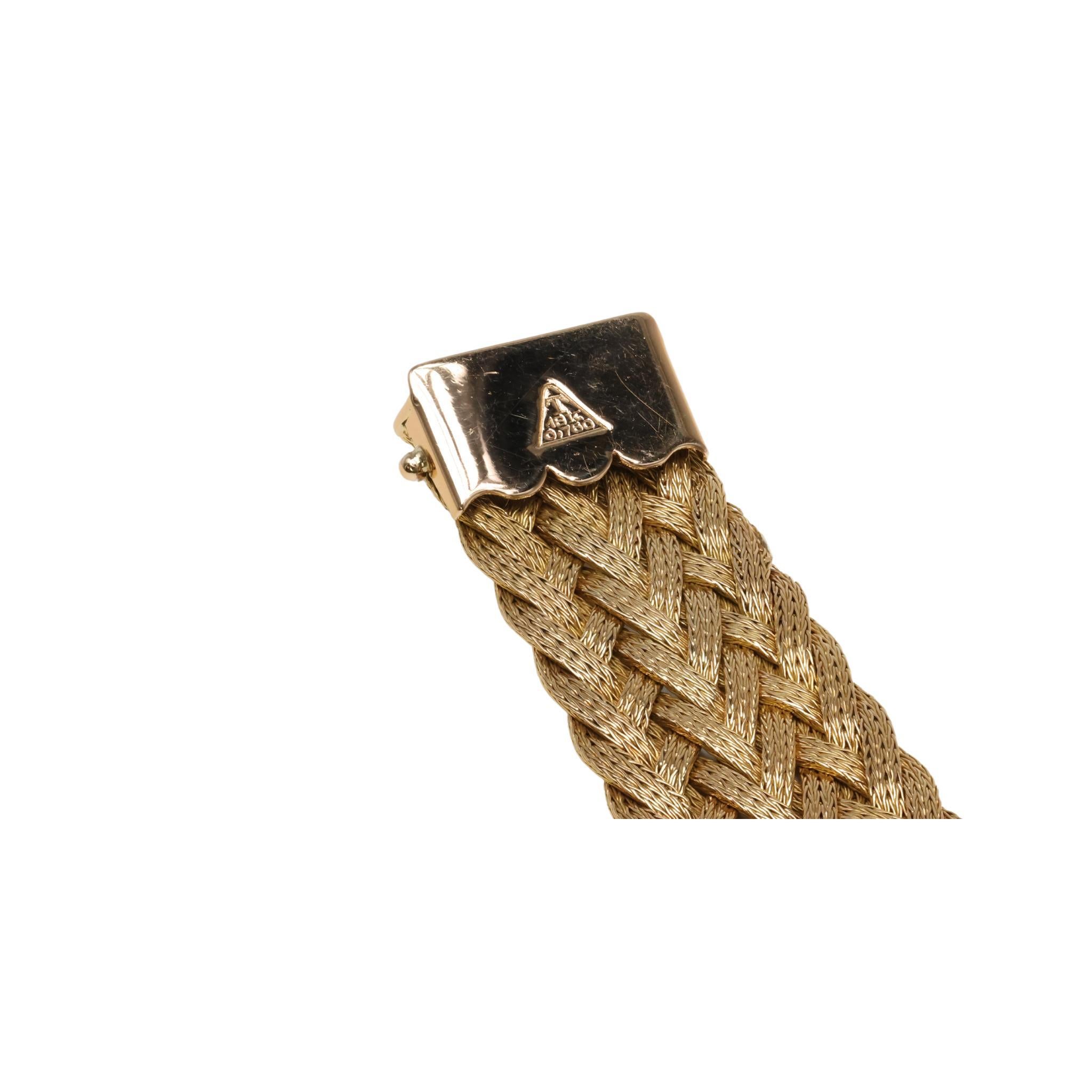 Women's or Men's Vintage woven gold bracelet in 18k Yellow Gold For Sale