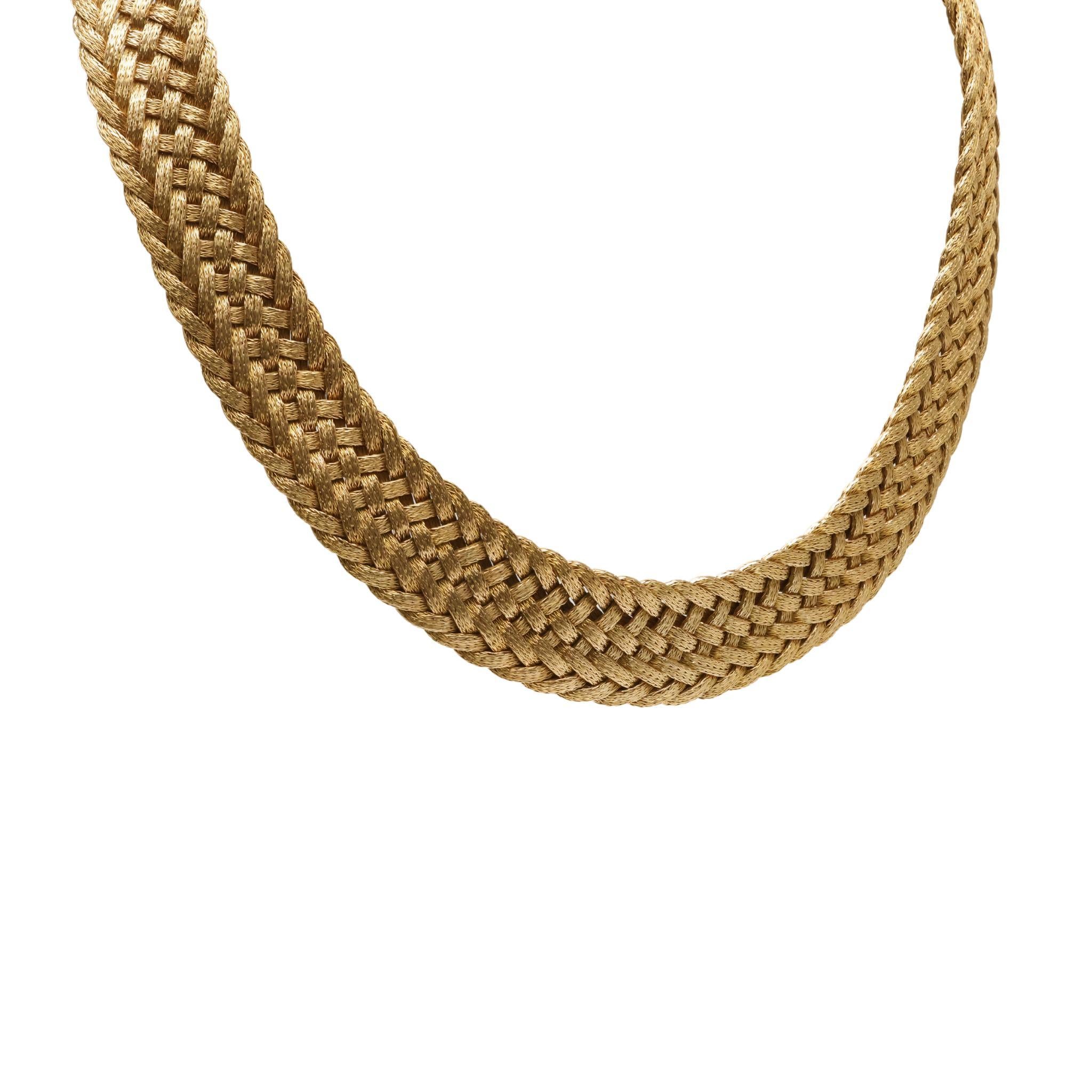 Vintage Woven Gold Necklace in 18k Yellow Gold In Good Condition For Sale In Tampa, FL