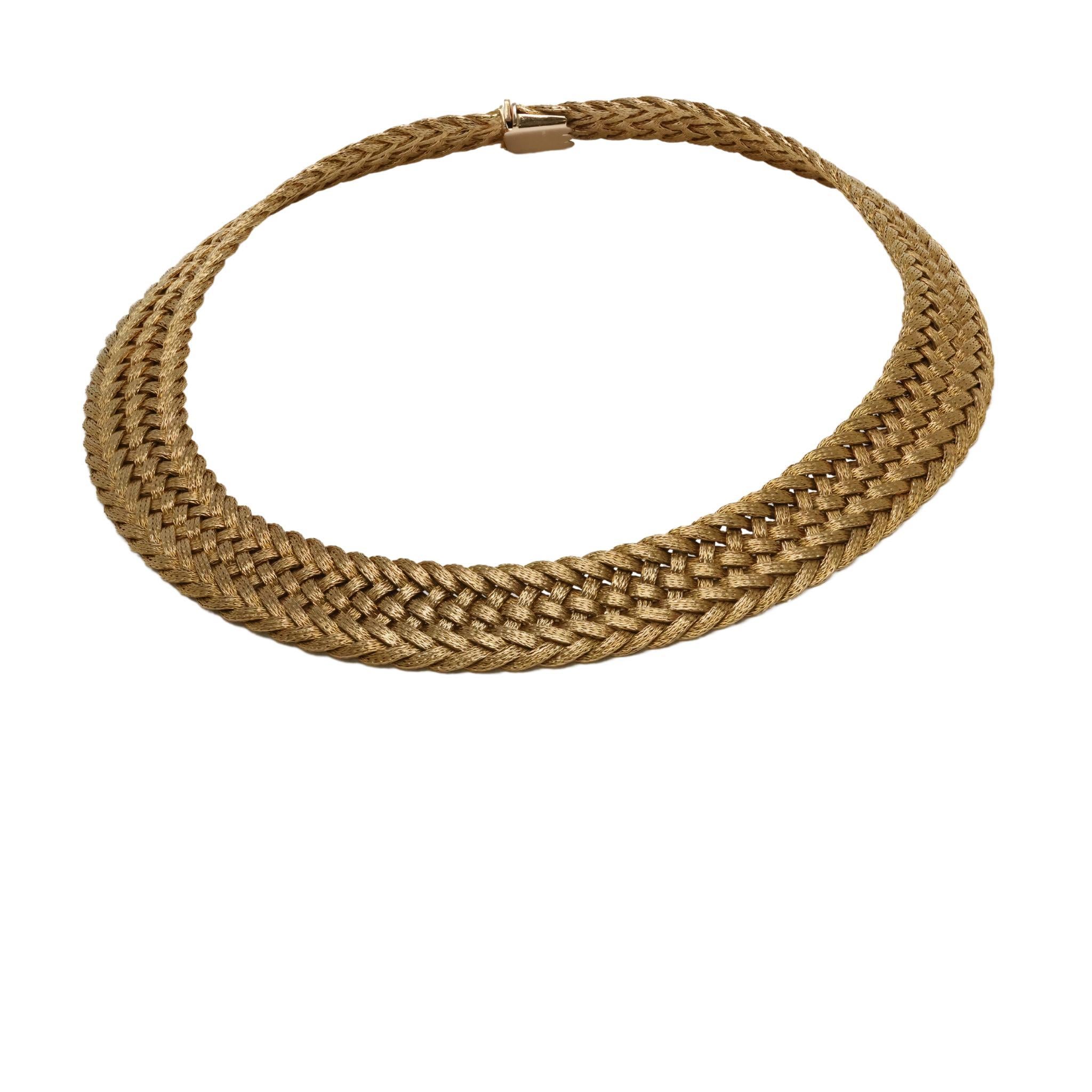 Vintage Woven Gold Necklace in 18k Yellow Gold For Sale 1