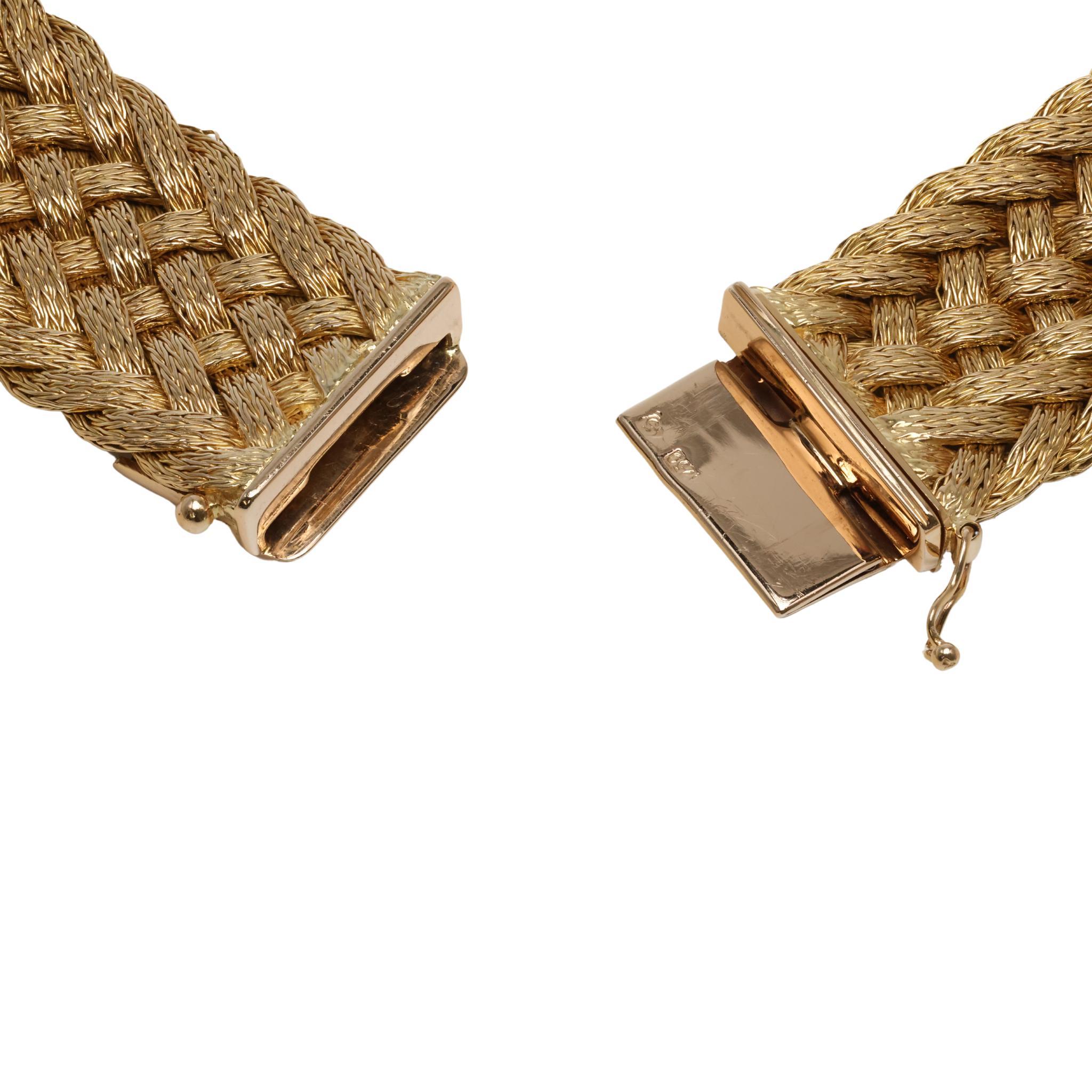 Vintage Woven Gold Necklace in 18k Yellow Gold For Sale 2