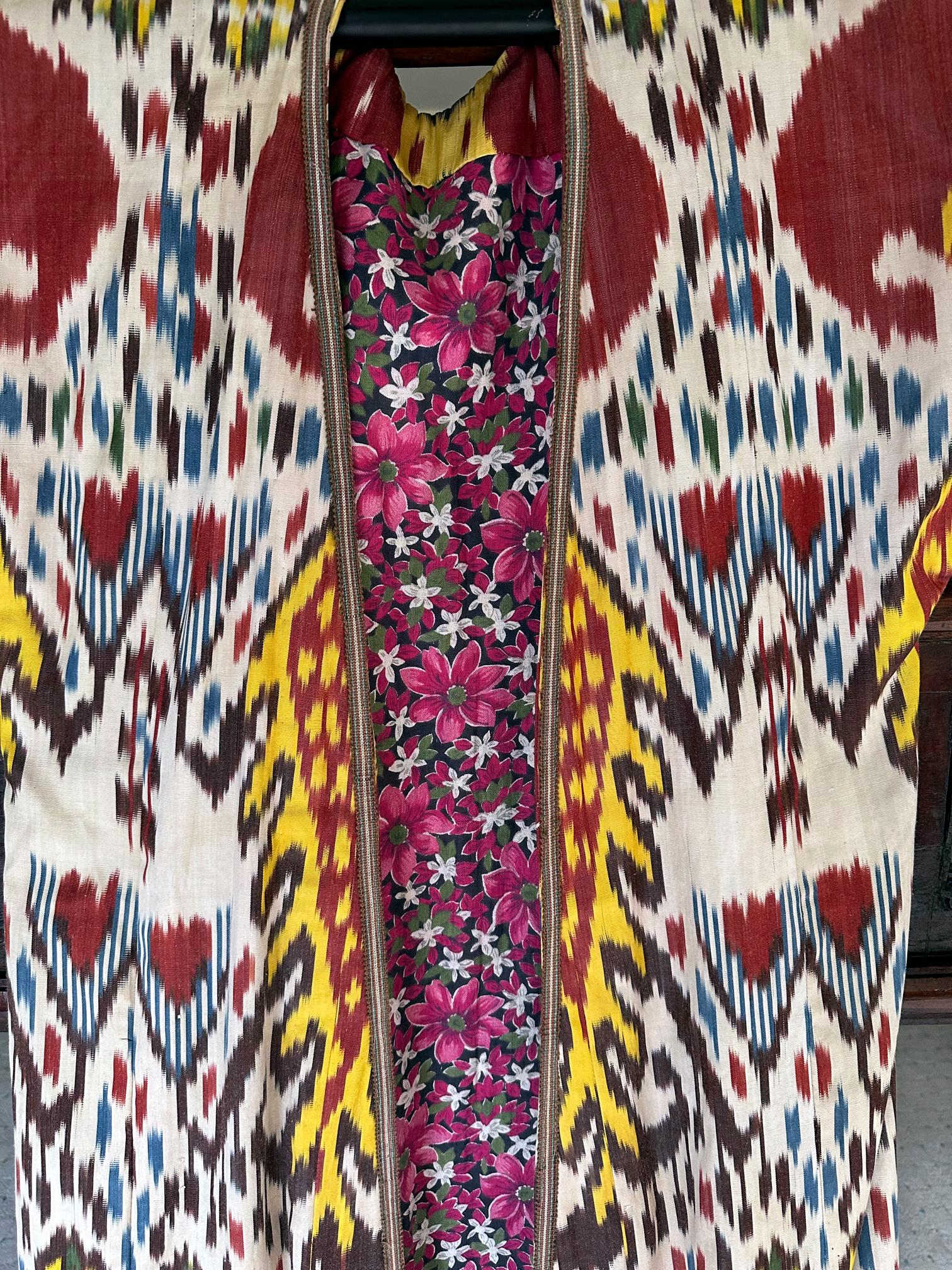 Gewebter Ikat Chapan Robe aus Zentralasien Usbekistan, Vintage im Angebot 3