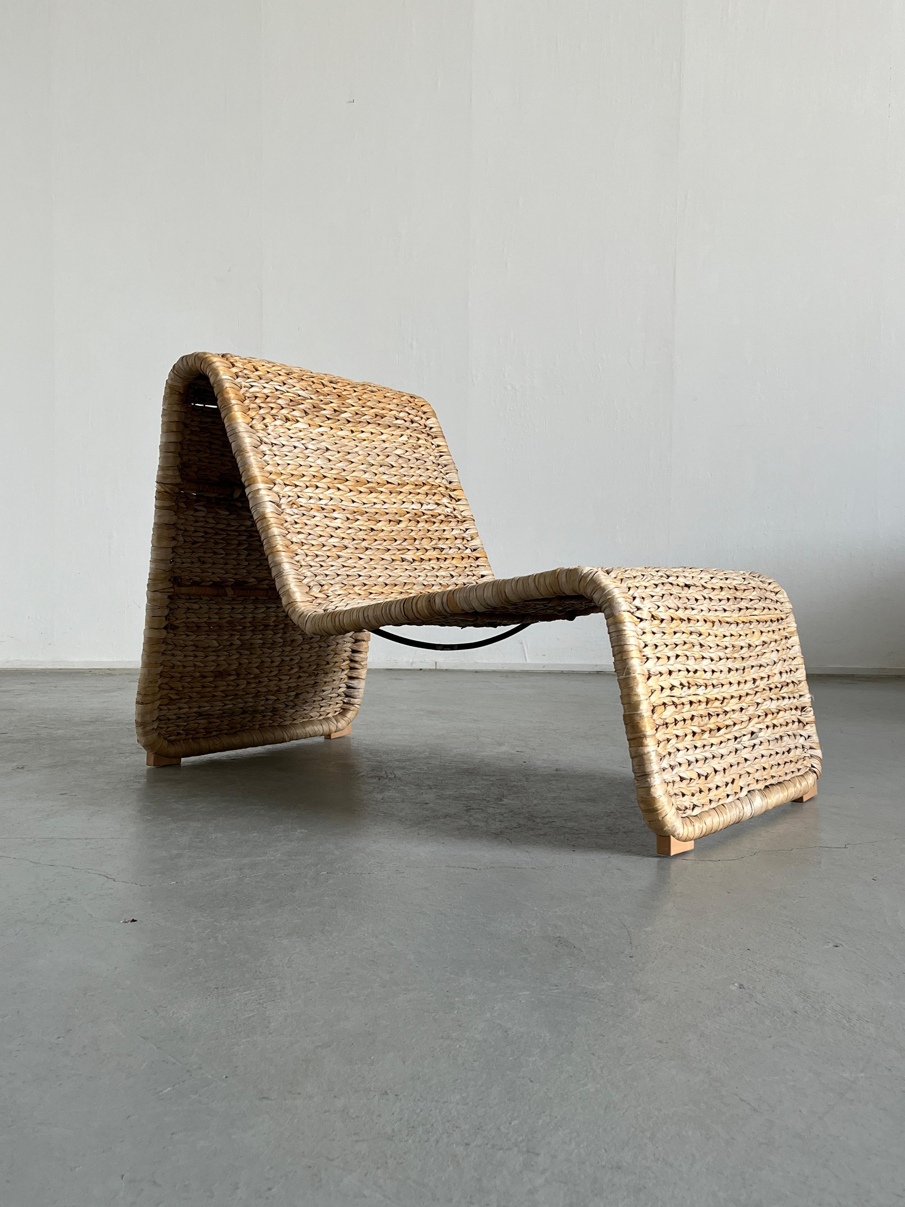 Vintage woven rope lounge chair in the style of legendary designer Tito Agnoli and his P3 Easy chair for Bonacina. Unknown but quality industrial production, may be an early Hestra model by Ikea.

The chair is in good vintage condition with expected