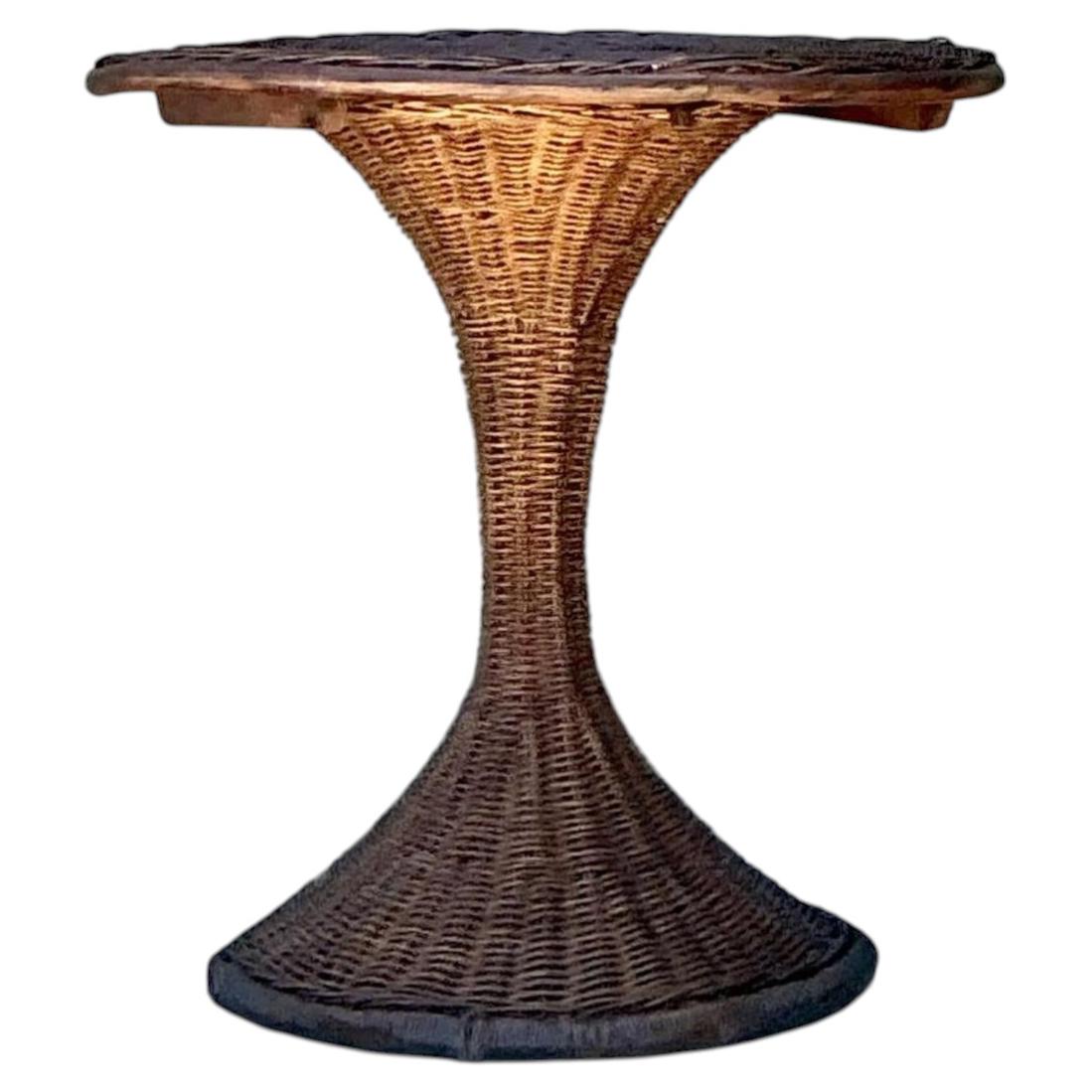 Tavolo da bere in rattan intrecciato vintage