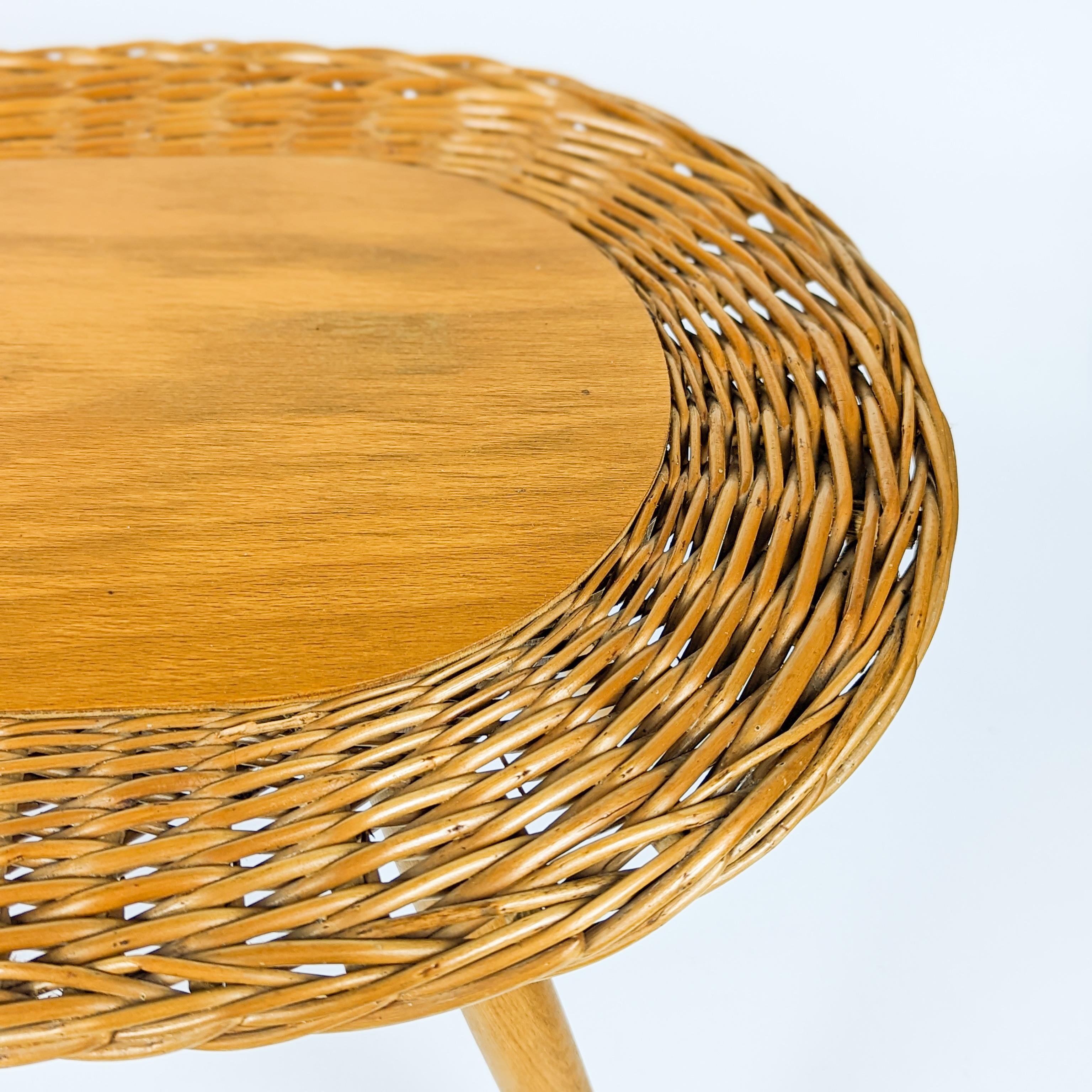 Vintage Beistelltisch aus geflochtenem Rattan von Jan Kalous fr LUV im Angebot 2