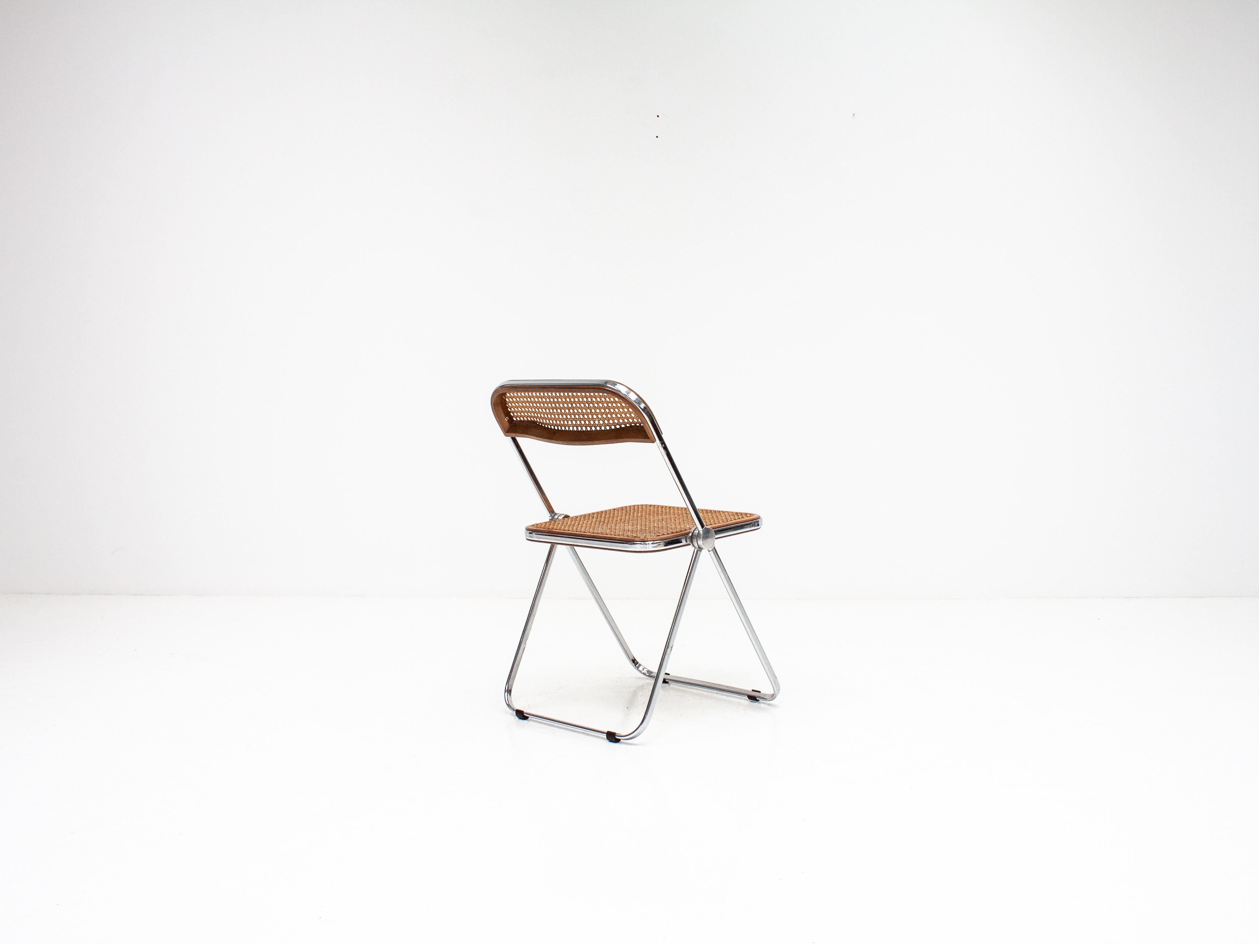 Steel Vintage Woven Wicker and Walnut Giancarlo Piretti for Castelli 'Plia' Chair