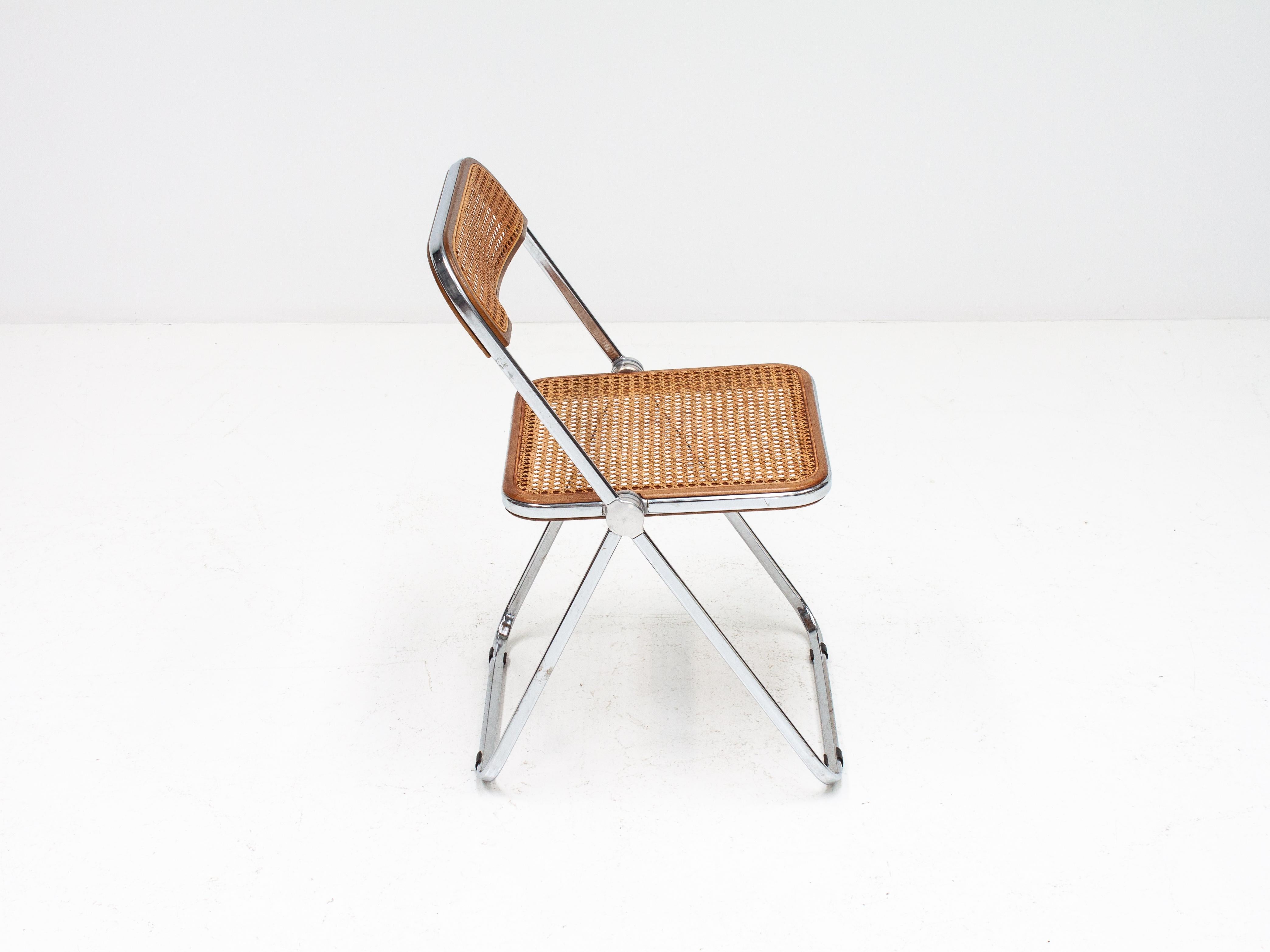 Mid-Century Modern Vintage Woven Wicker and Walnut Giancarlo Piretti for Castelli 'Plia' Chair