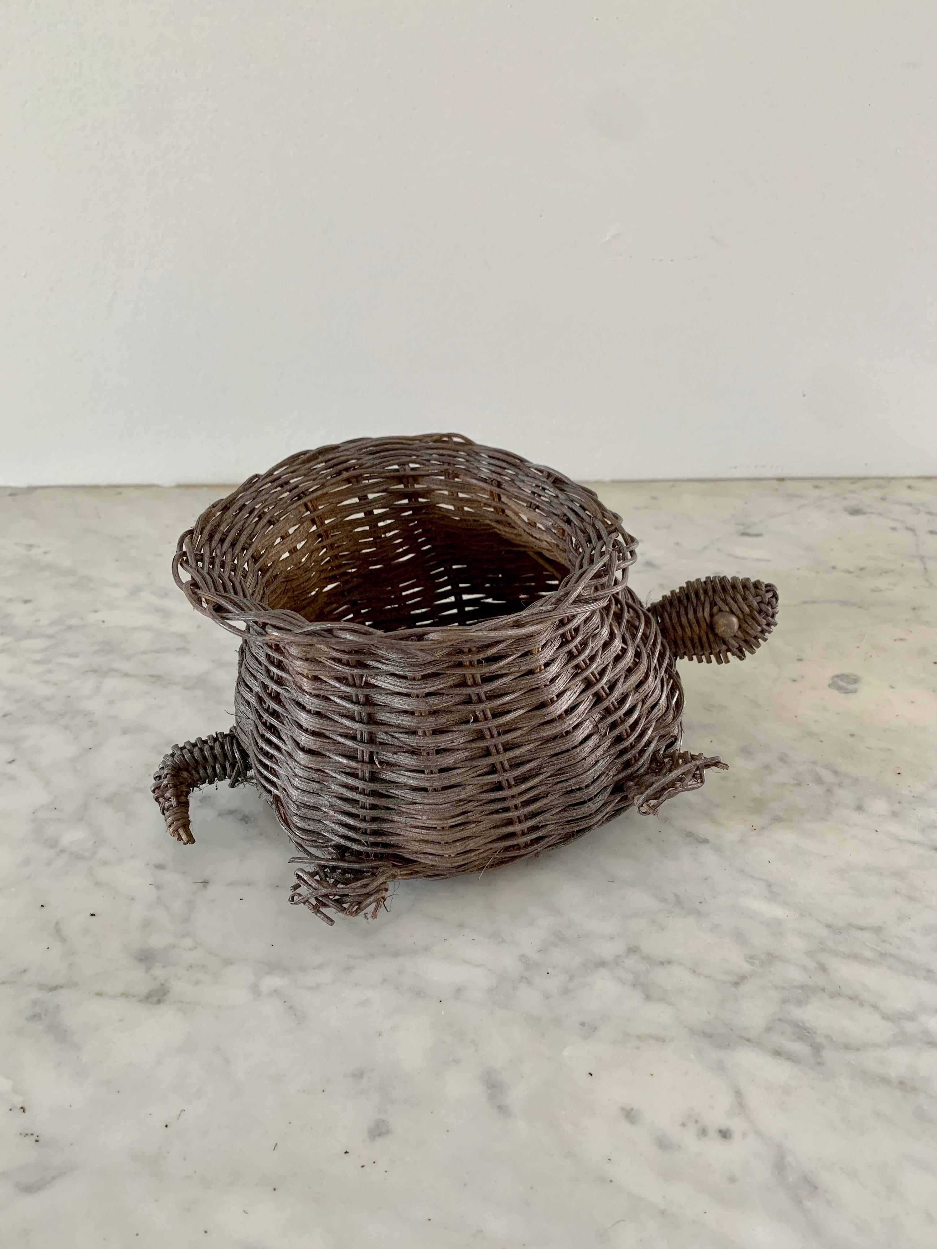 Vintage Woven Wicker Turtle Basket 2