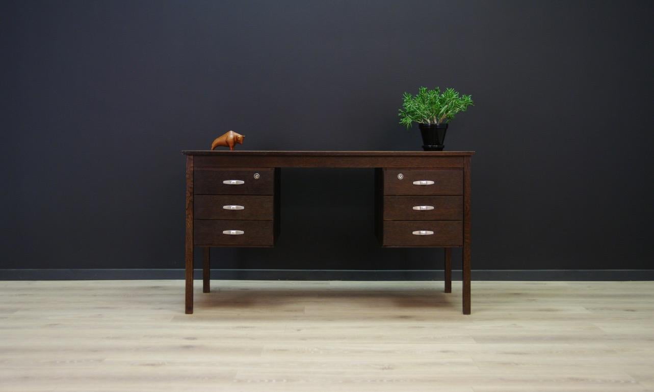 Fantastic desk from the 1960s-1970s, Minimalist form - Scandinavian design. The whole is covered with oak veneer. The desk has six drawers with metal handles. No key in the set. Preserved in good condition (small bruises, scratches and abrasions) -